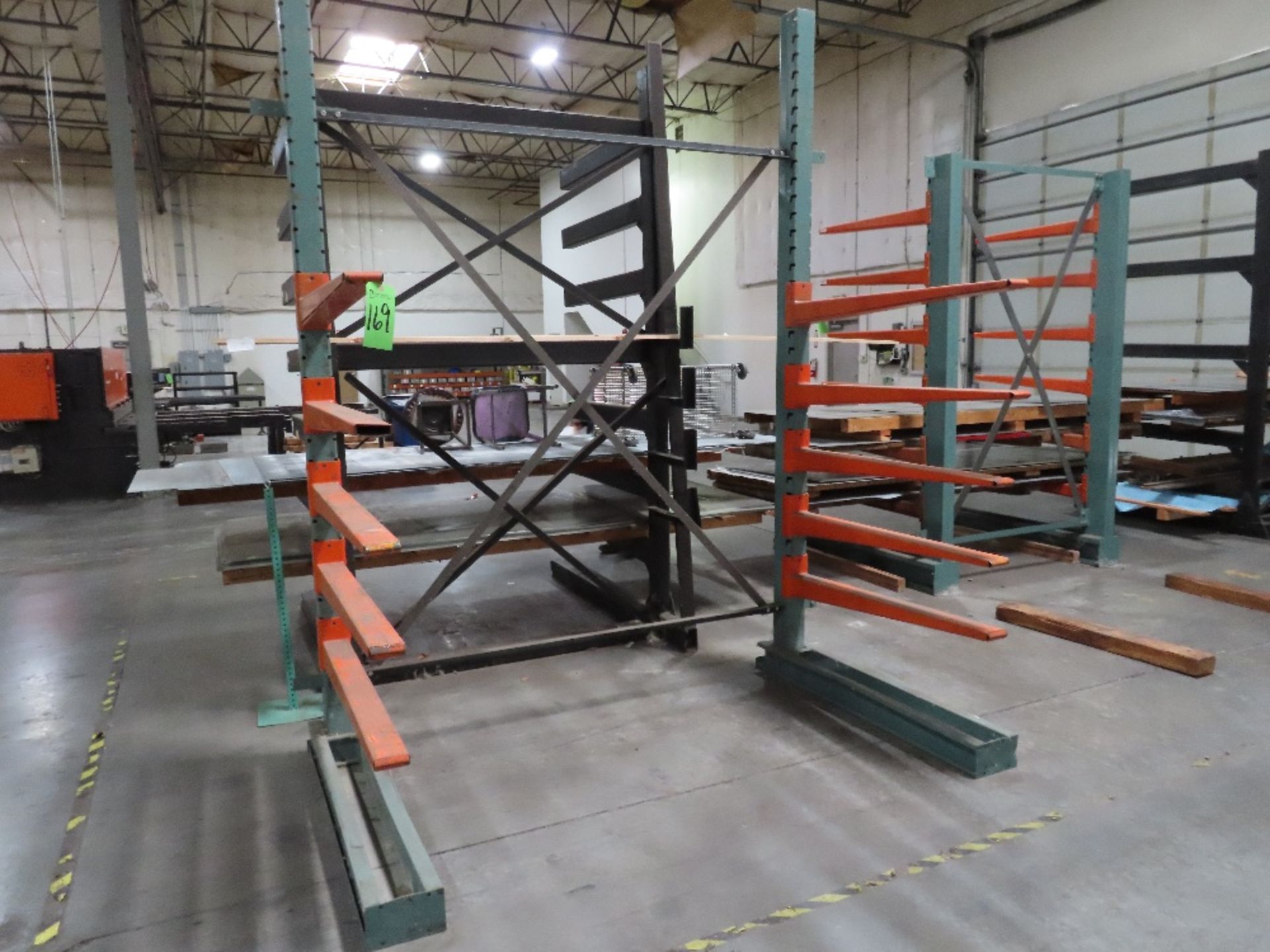 (Lot) Cantilever Rack, Approx. 94'' x 118''T