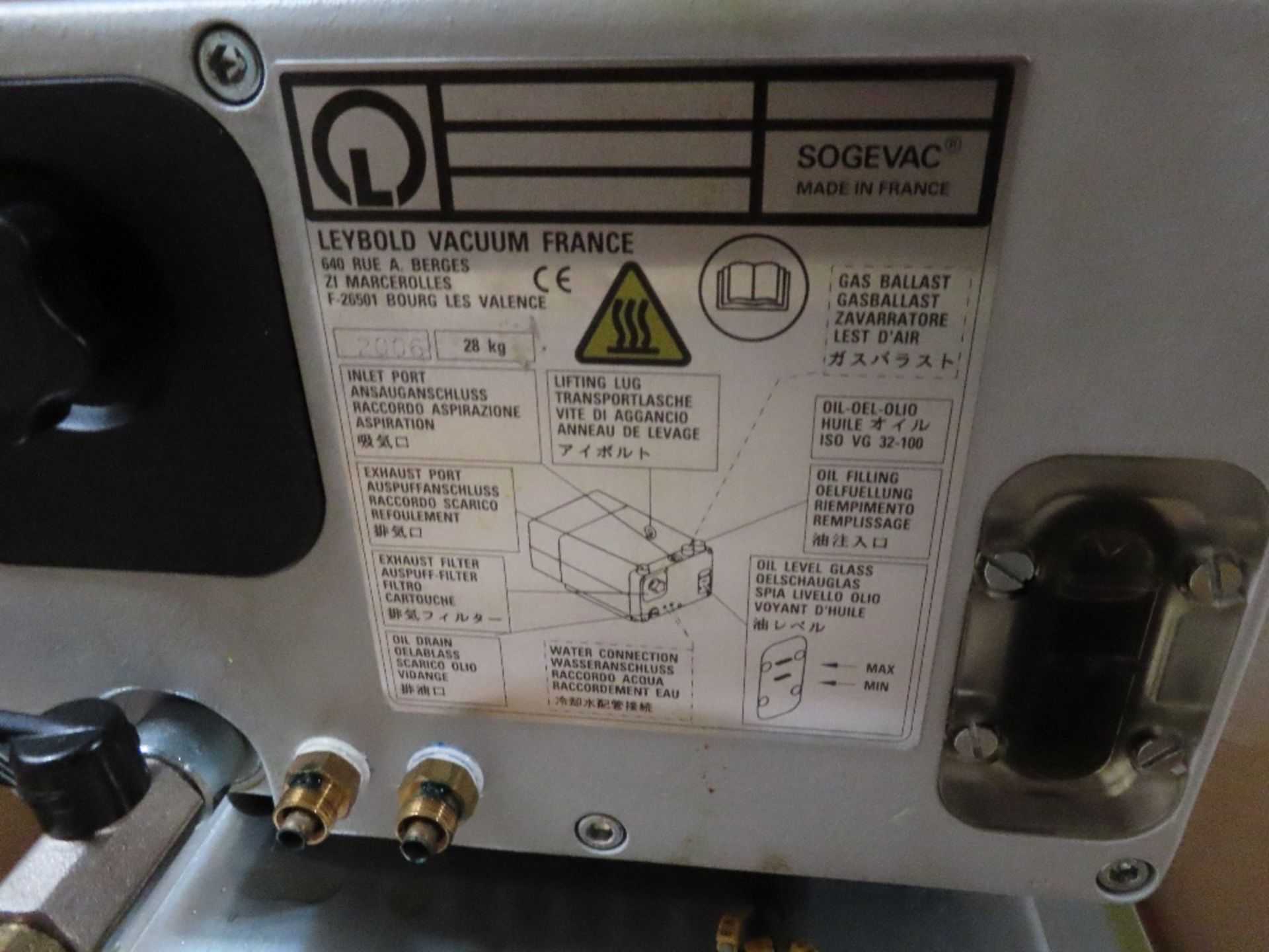 Leybold Vacuum Pump - Bild 2 aus 2