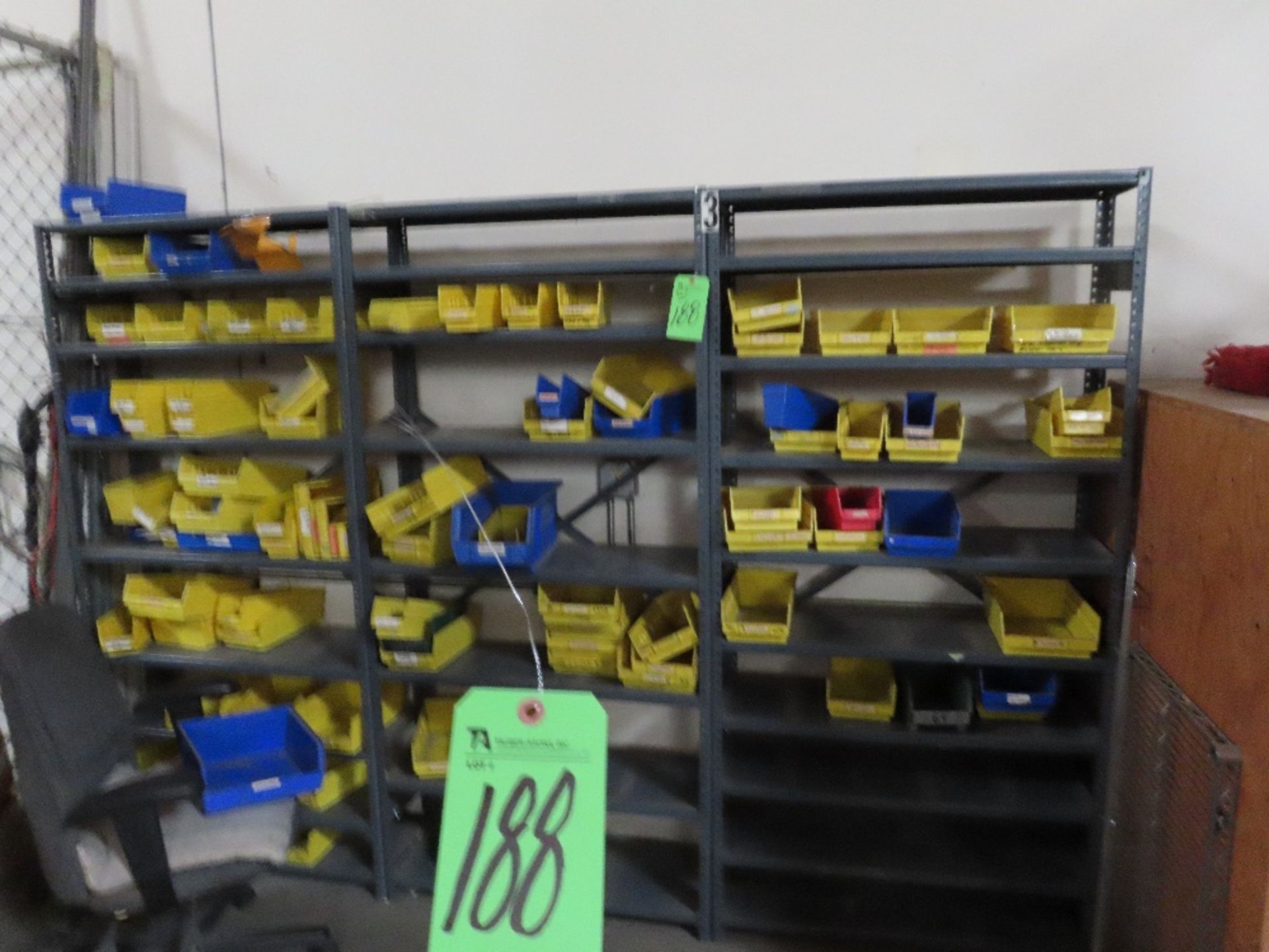 (Lot) Racking, Wire Racks, Shelving, Plastic - Image 3 of 7