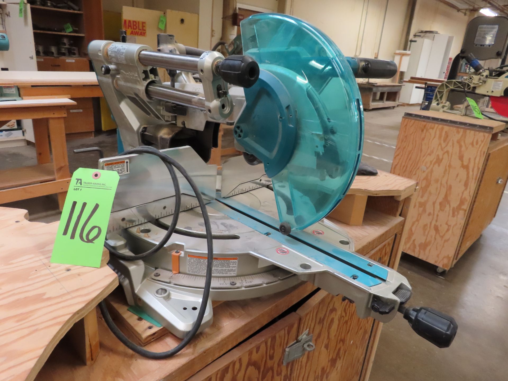 Makita 12'' Compound Miter Saw