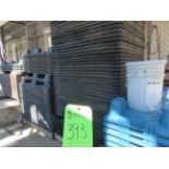 (Lot) Plastic Pallets