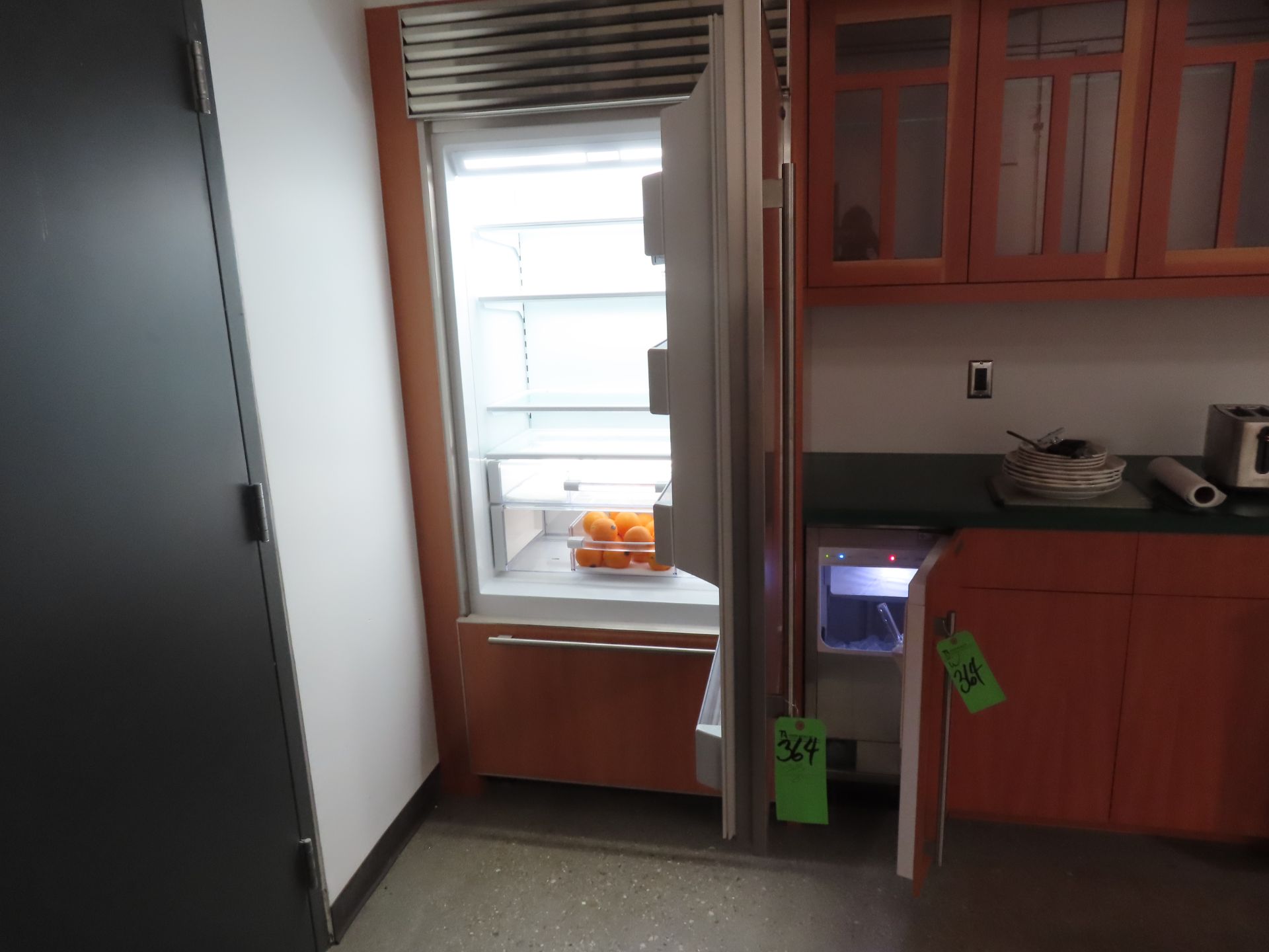 (Lot) Sub-Zero Refrigerator and Ice Maker