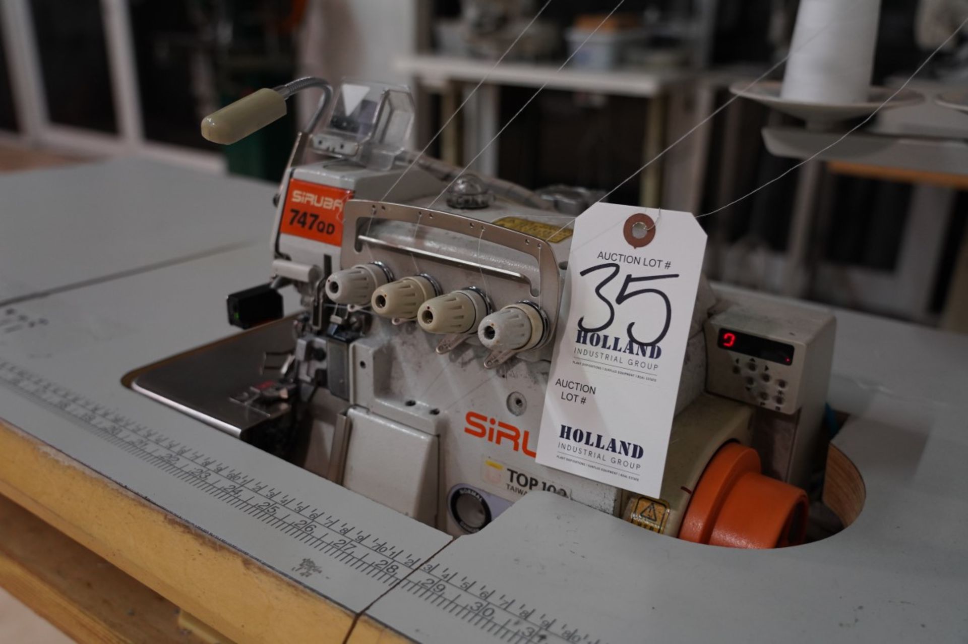 Siruba Overlock Sewing Machine Model 747QD - 514M2-24 / VTE S/N HDJA1407C00350, Adjustable Speed, G - Image 5 of 10