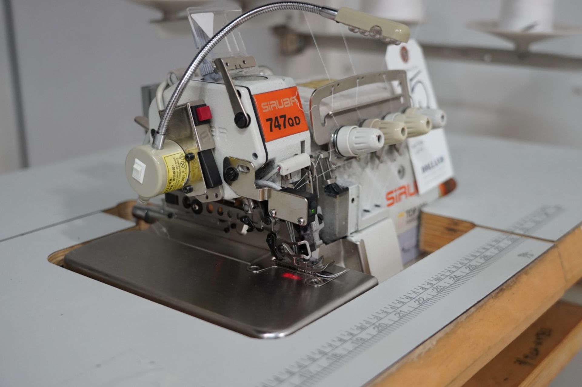 Siruba Overlock Sewing Machine Model 747QD - 514M2-24 / VTE S/N HDJA1407C00350, Adjustable Speed, G - Image 4 of 10