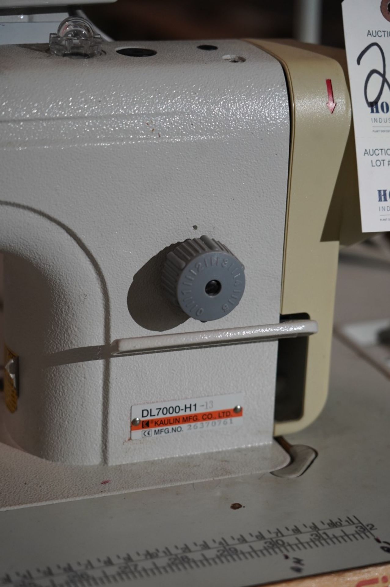 Siruba Lockstitch Sewing Machine Model DL7200-BH1-13 S/N 26370761, With Thread Trimmer, Adjustable - Image 4 of 9