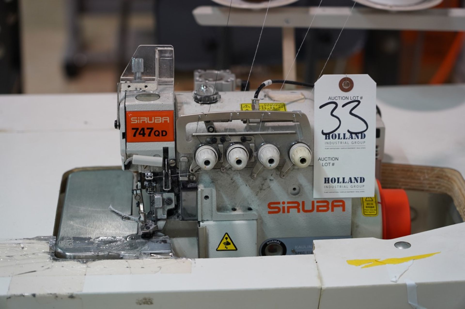 Siruba Overlock Sewing Machine Model 747QD - 514M5-23/BKS S/N HDJA1448C00116, Adjustable Speed, Gau