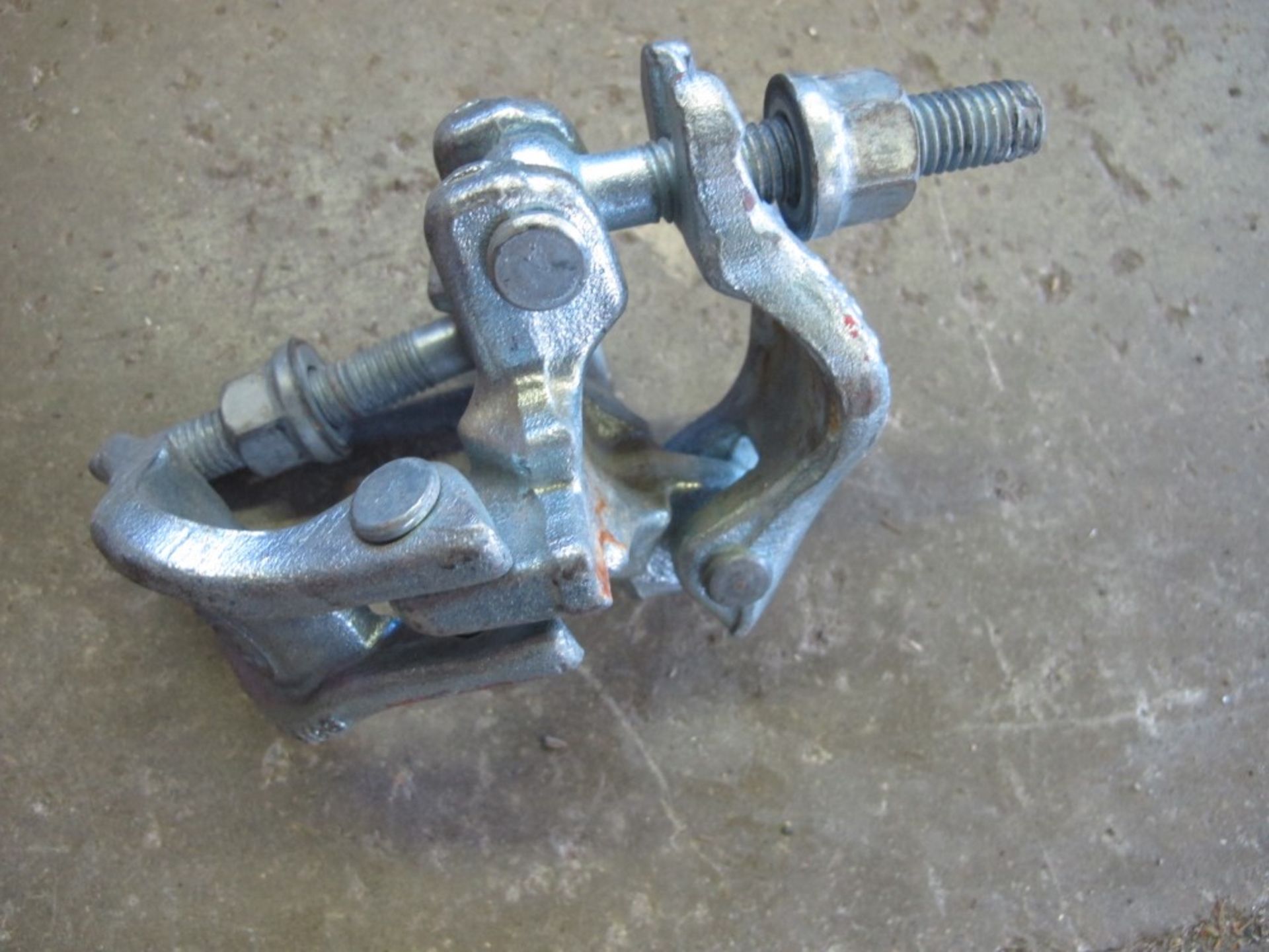 Lot Including: (850) Swivel Clamp (Waco #401 - Weight 2550); (700) Rigid Clamp (Waco #402 - Weight - Image 2 of 4