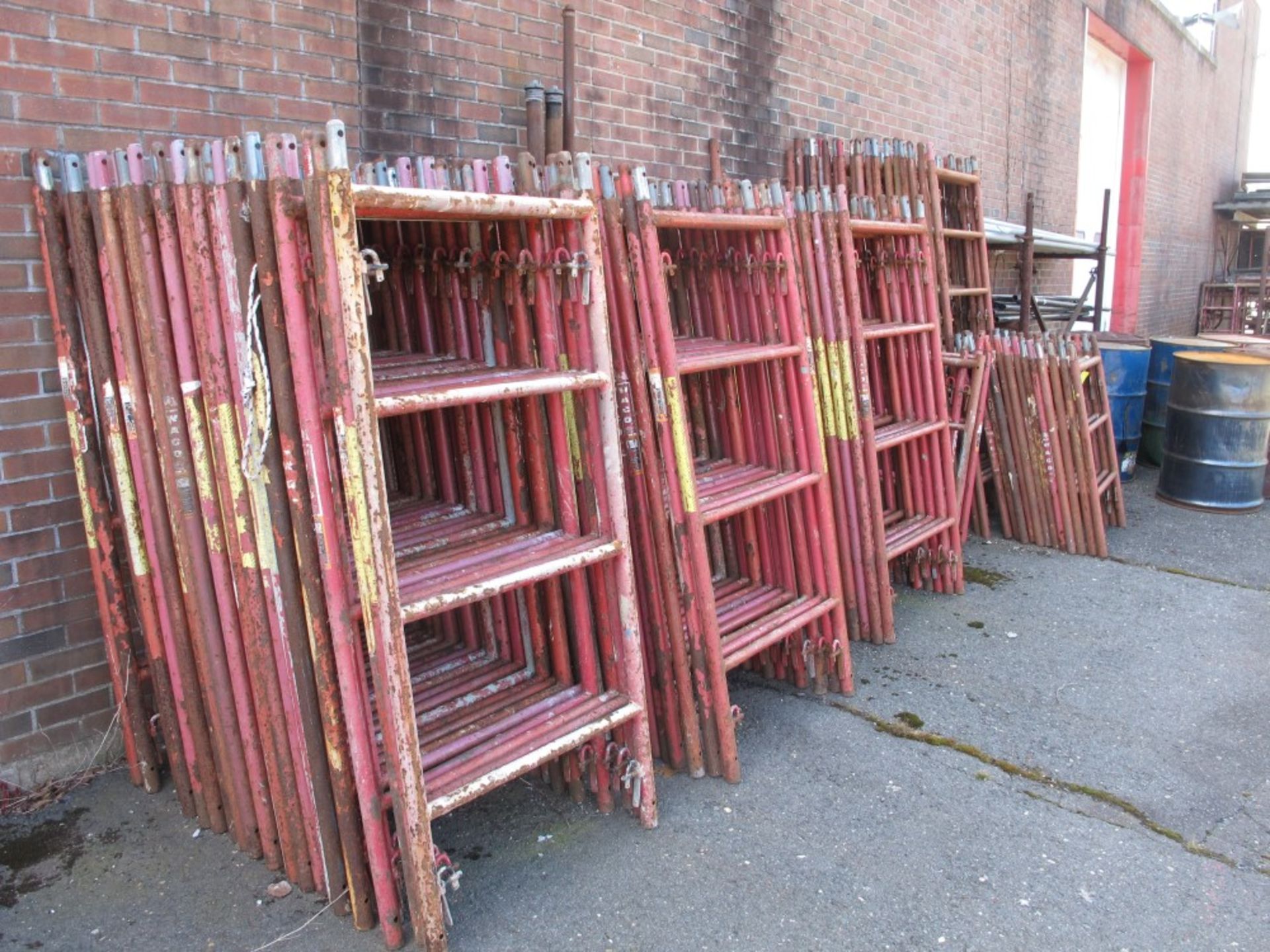 Lot of High Frames Including: (56) 29" Wide x 3' High (Waco #123 - Weight 1120); (84) 29" Wide x - Image 6 of 8