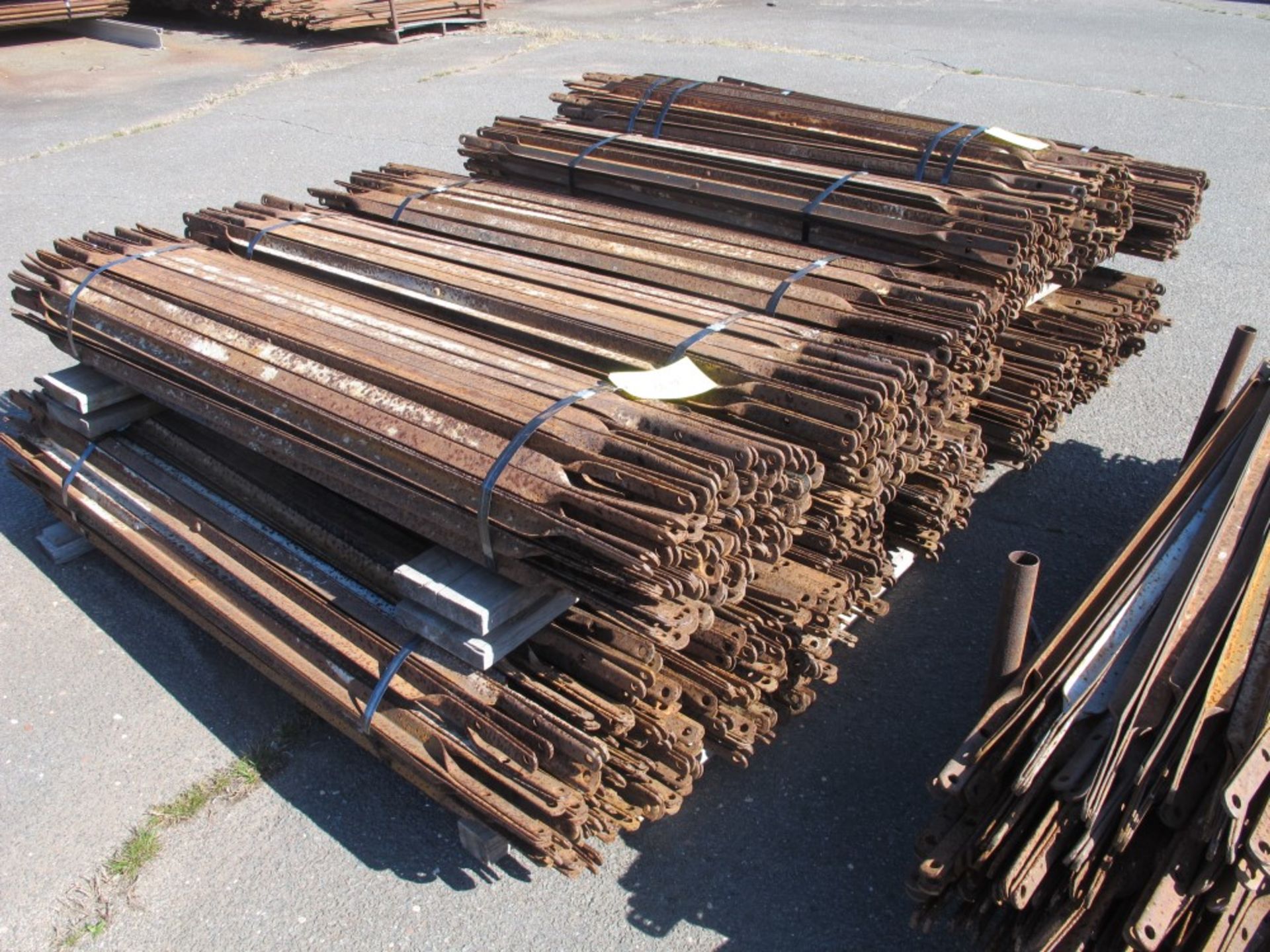 Lot of (300) Cross Brace 4' x 4' (Waco #244.04)