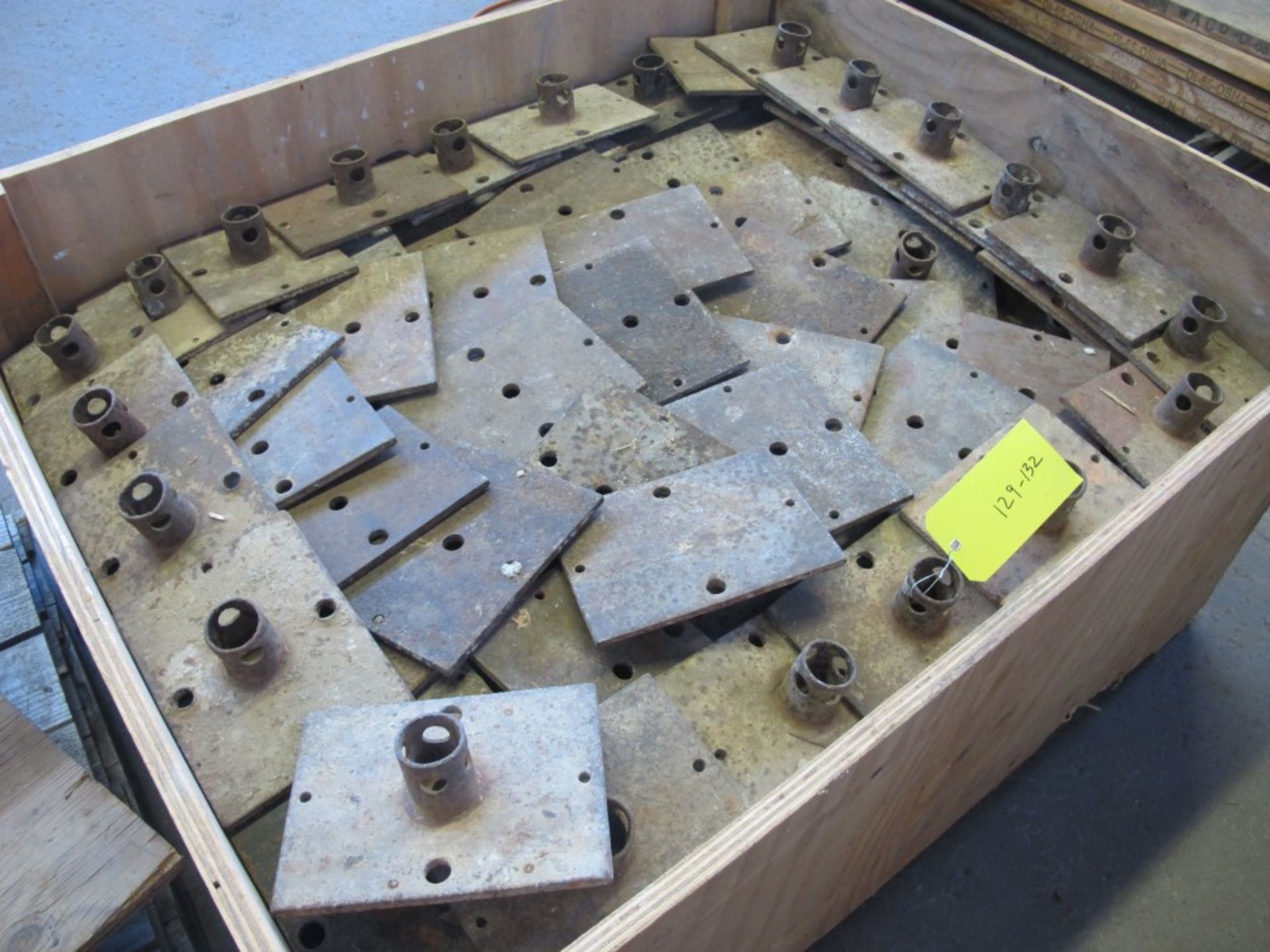 Lot of (175) Fixed Base Plate (Waco #300) - Image 2 of 3