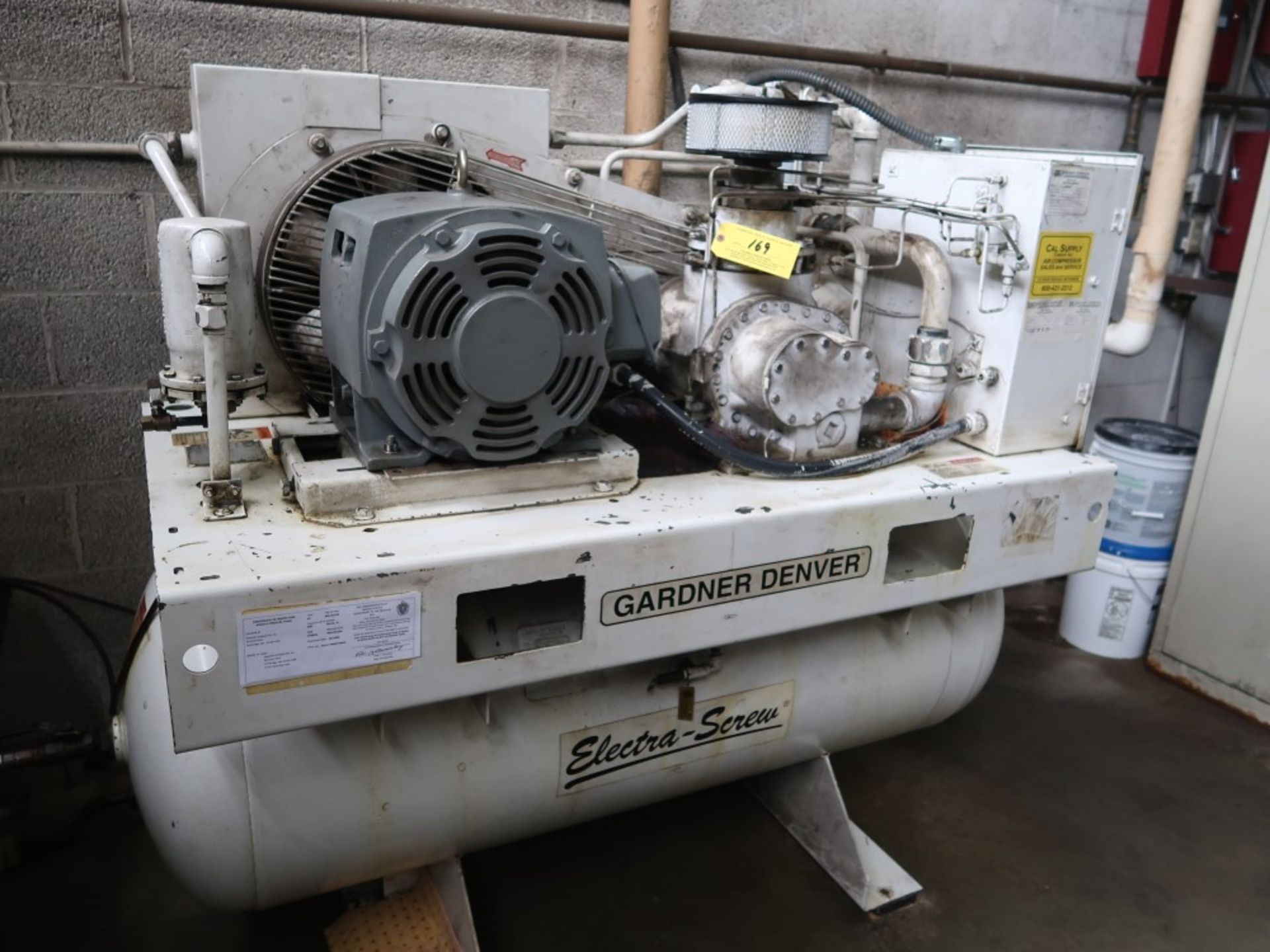 Gardner Denver Electra Screw 25 HP Horizontal Tank Mounted Two Stage Air Compressor Model EBERFH- - Image 3 of 4