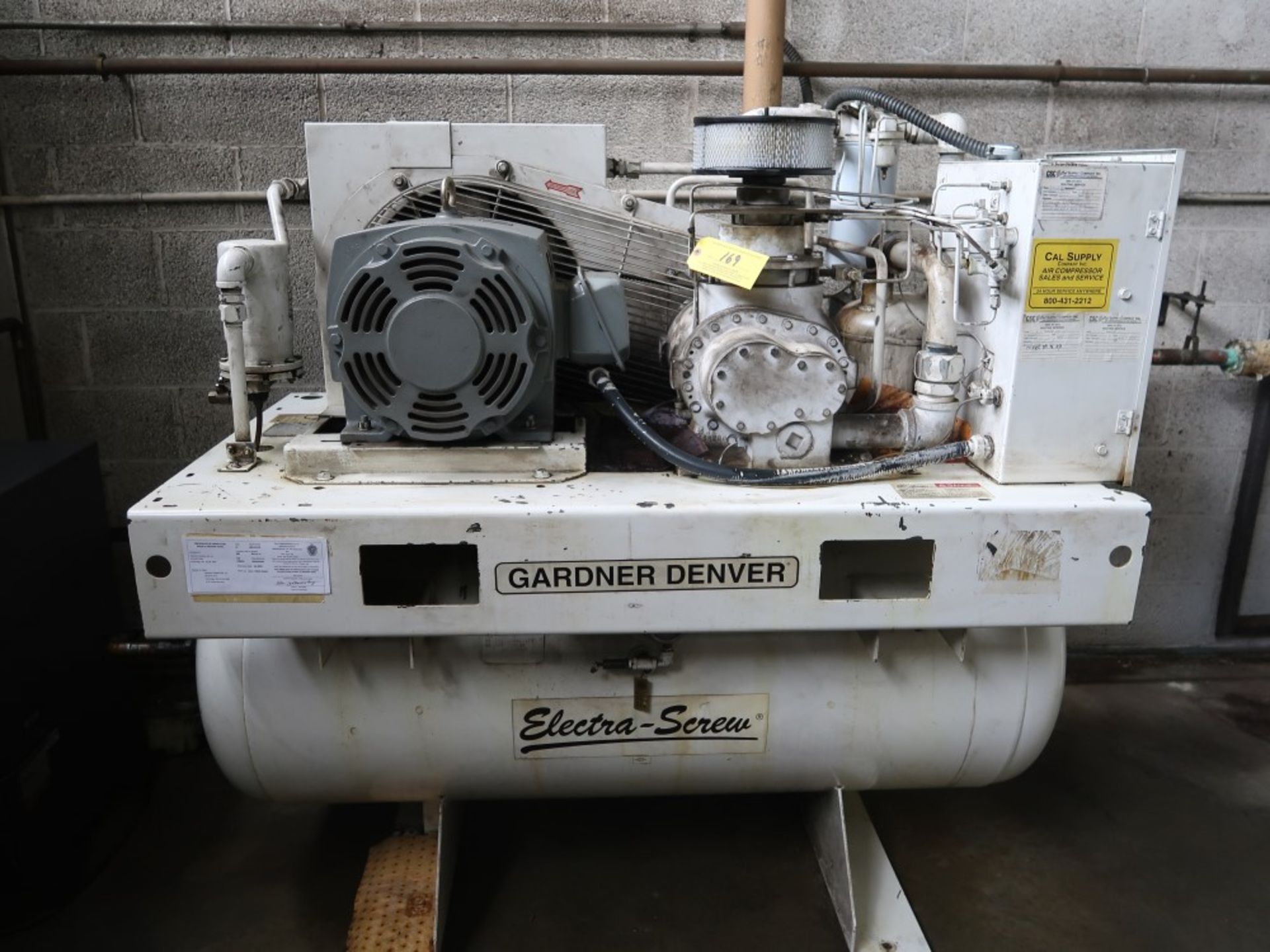 Gardner Denver Electra Screw 25 HP Horizontal Tank Mounted Two Stage Air Compressor Model EBERFH- - Image 2 of 4