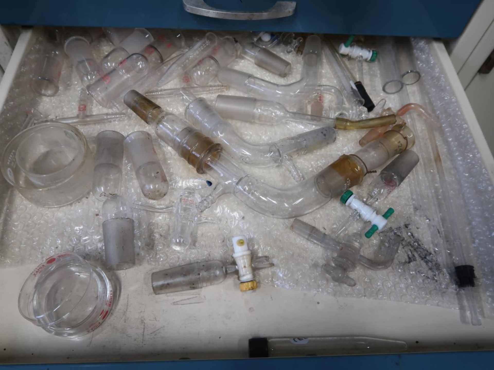 Large Assortment of Laboratory Glassware Located in Lab Counter Drawers - Image 4 of 17