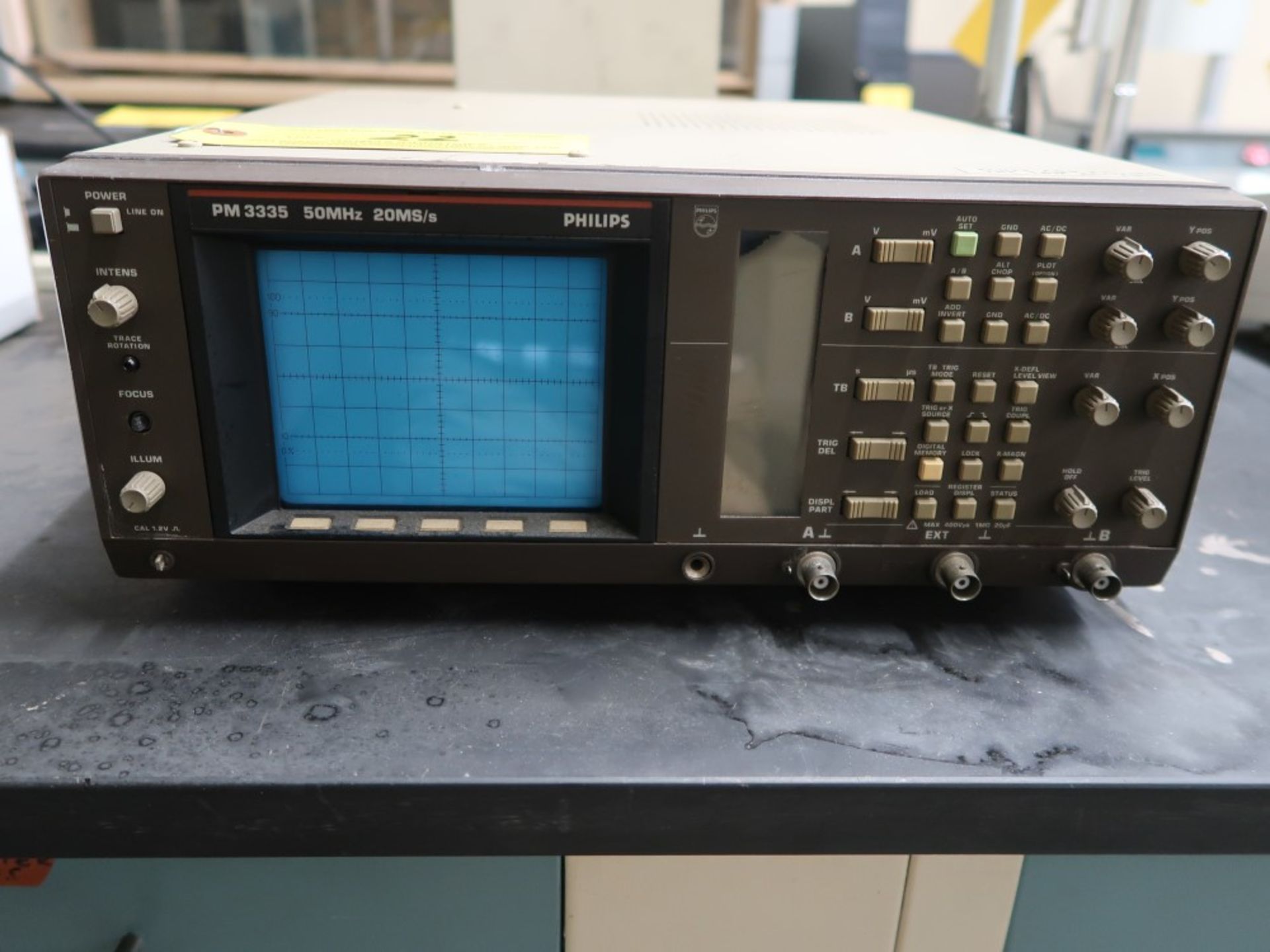 Philips/Fluke Model PM 3335 Analog Oscilloscope S/N 9444 033 35400 50 MHz 20 MS/s - Image 2 of 2