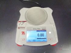 Ohaus Scout STX222 Portable Balance