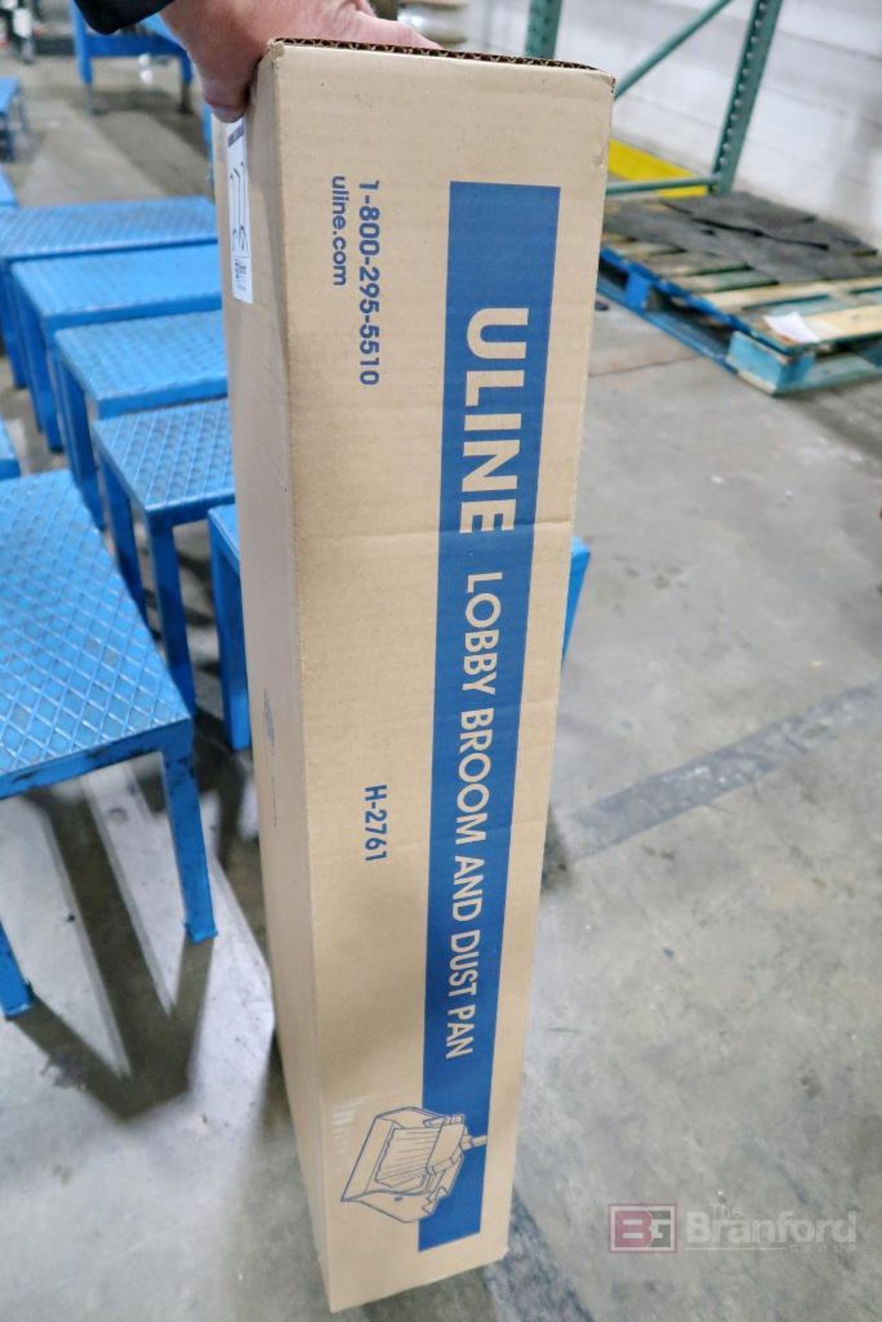 Uline Lobby Broom And Dust Pan H-2761 - Image 2 of 2