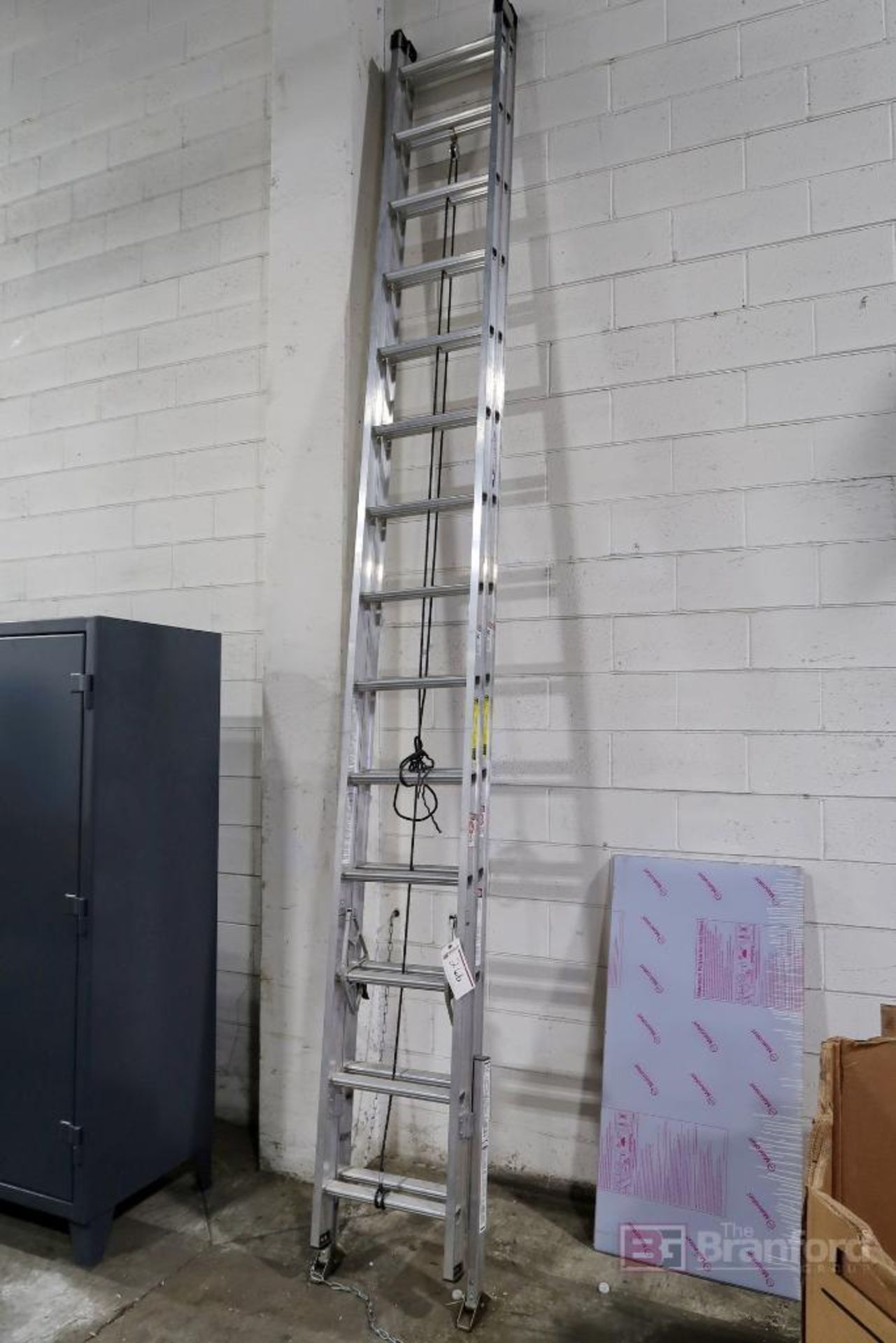 Werner 28' Extension Ladder Model D1528-2