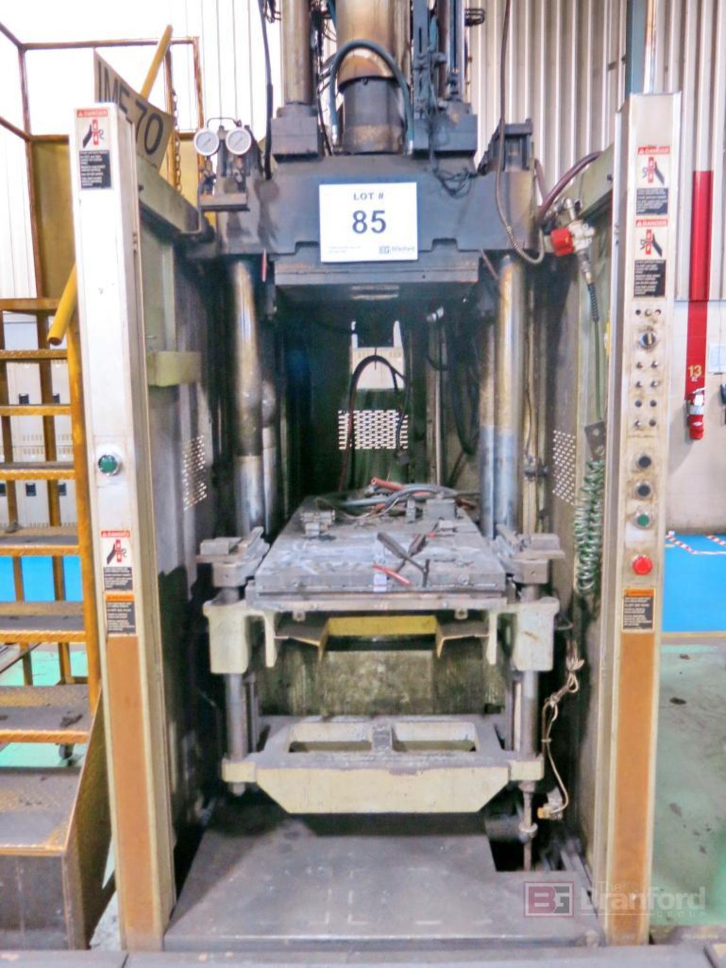 Sanyu 1.6L Vertical Rubber Injection Molding Machine - Image 3 of 5