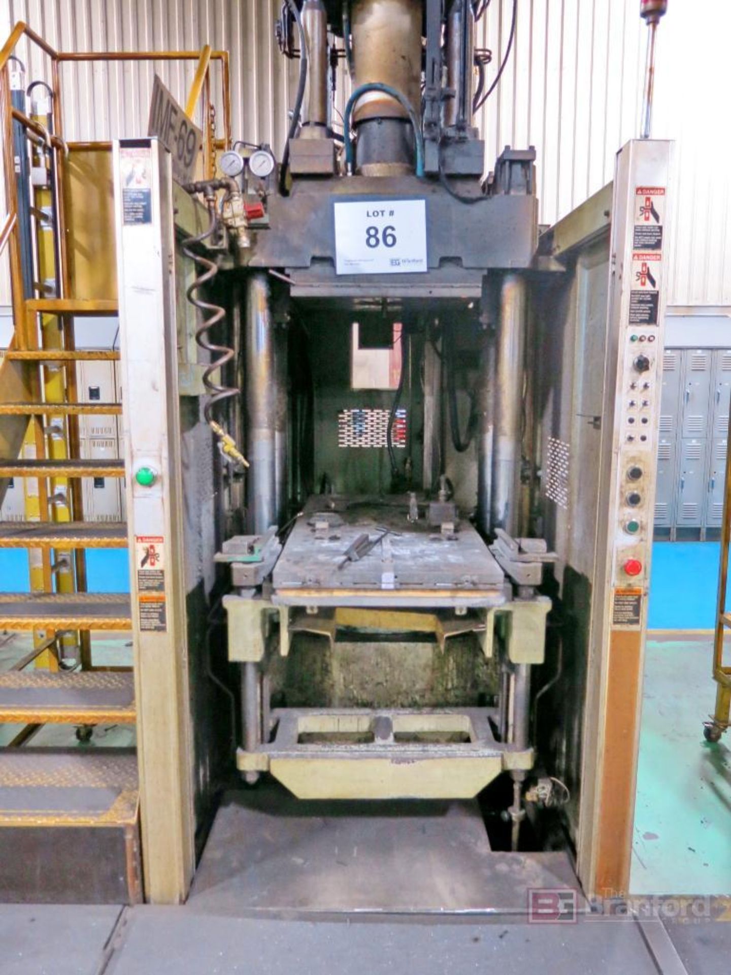 Sanyu 1.6L Vertical Rubber Injection Molding Machine - Image 3 of 5