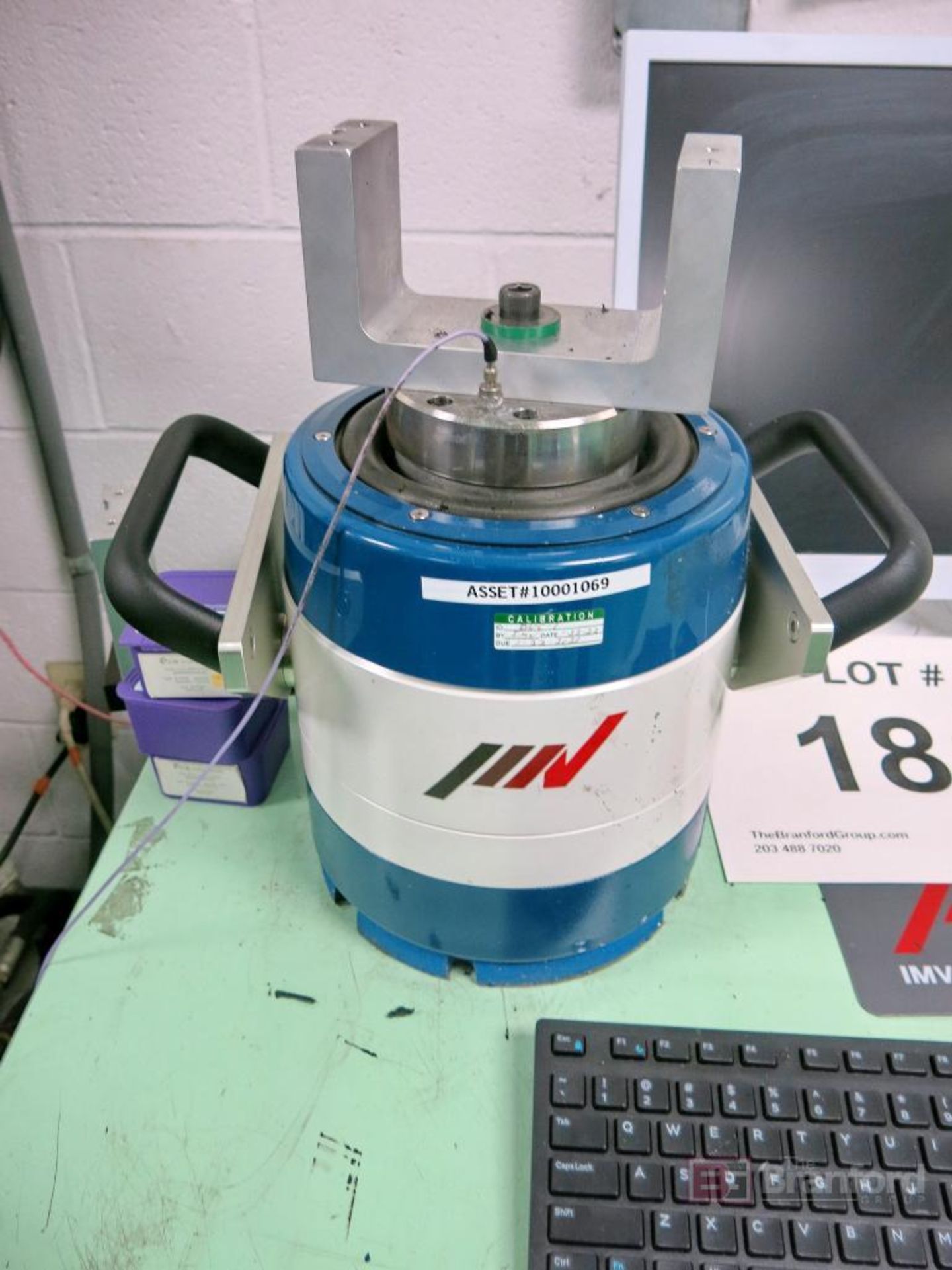 IMV Low Noise Compact Vibration Generator Test System - Image 2 of 6