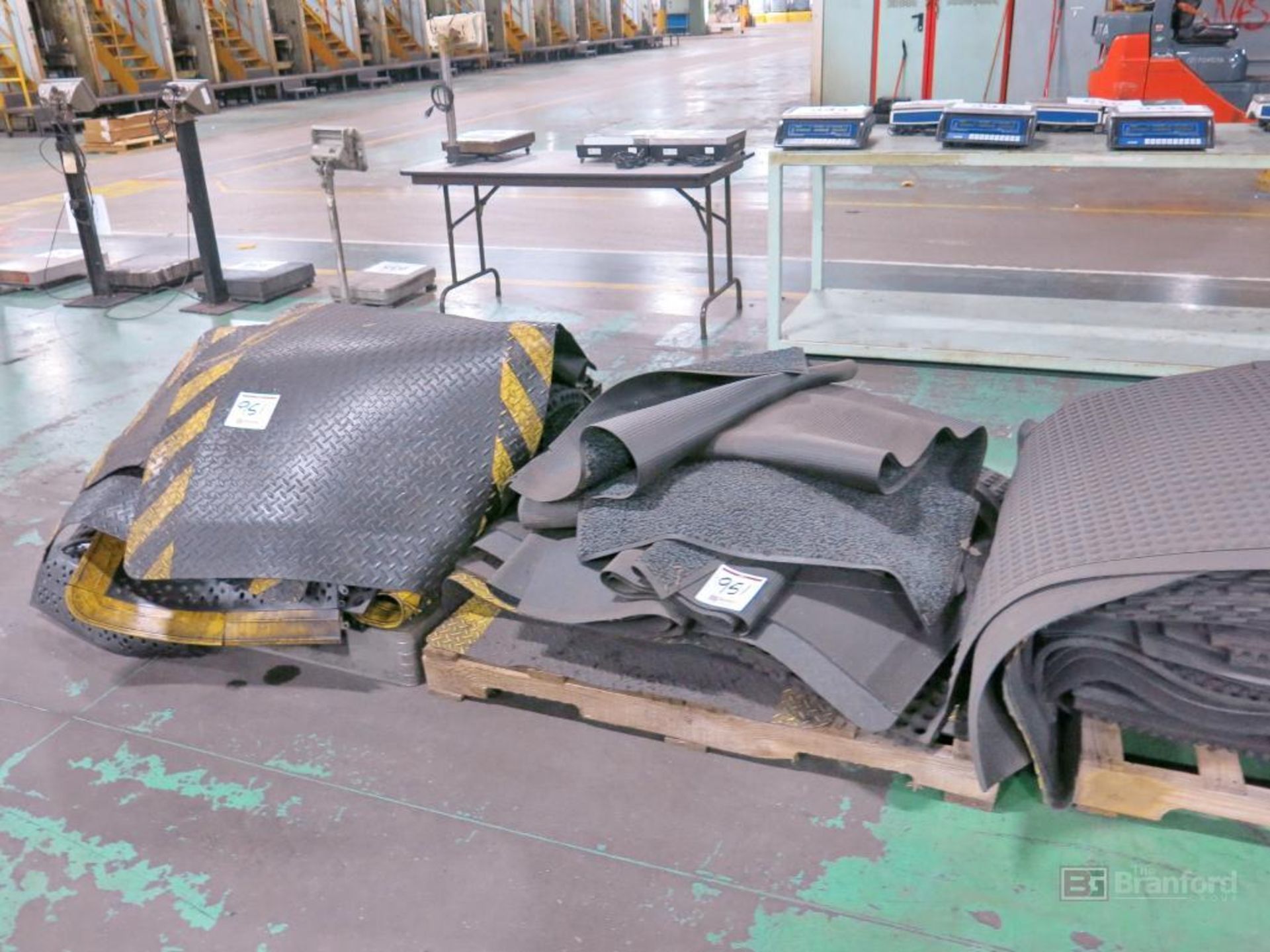 (5) Pallet Lots of Anti Fatigue Mats and Floor Mats - Image 4 of 4