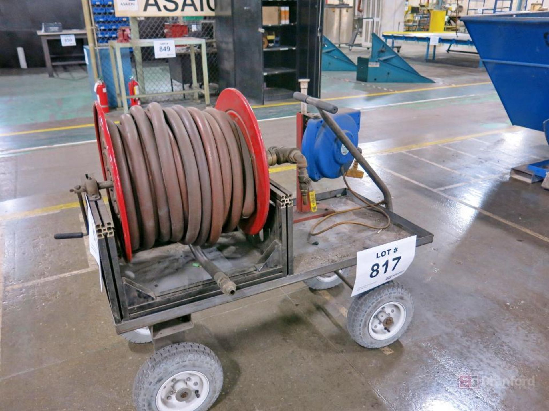 Custom Made Hose Cart w/ Retractable Hose Reel, Electric Hose Reel - Image 2 of 2