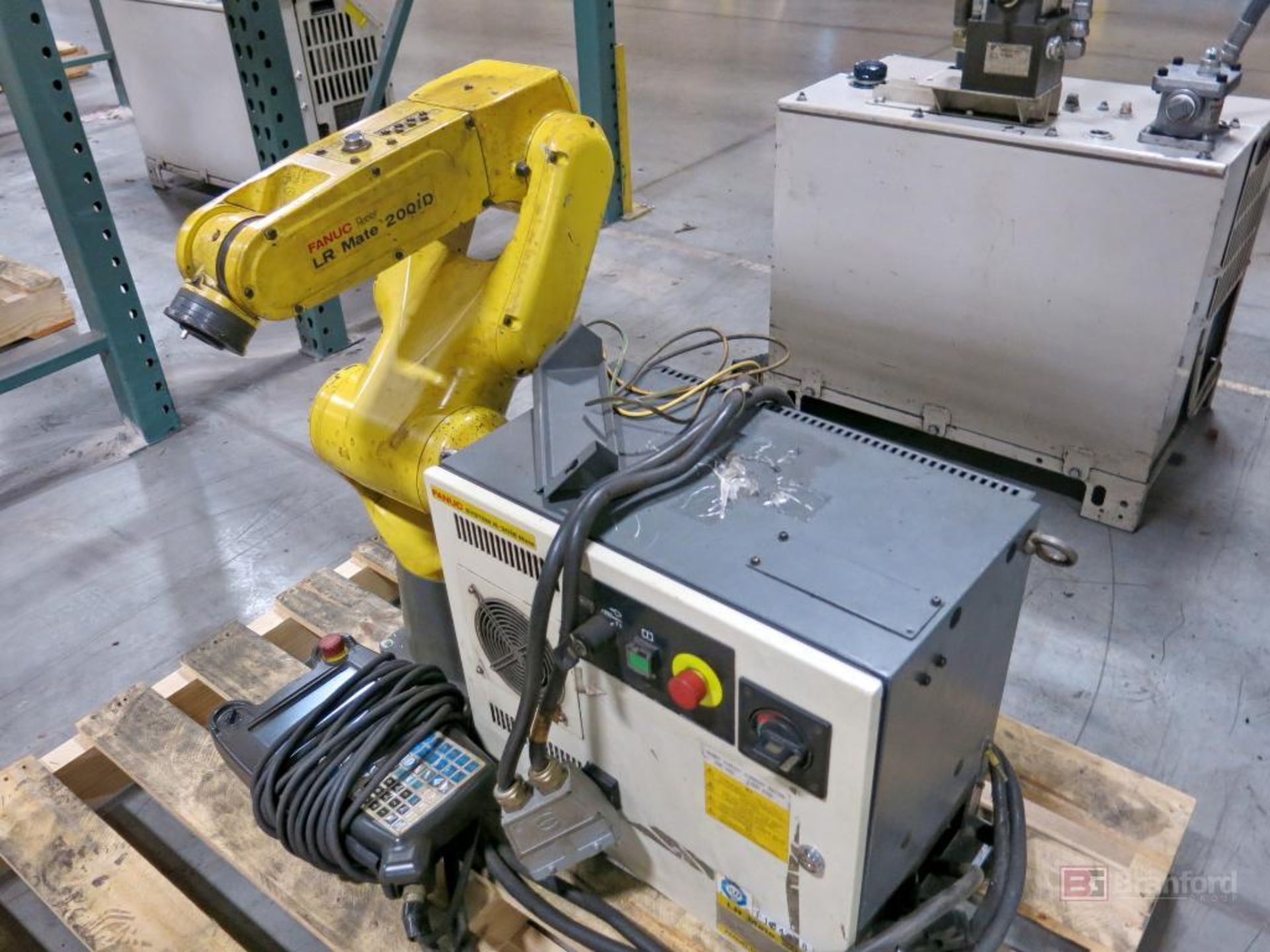 Fanuc Robot Model LR Mate 200ID - Image 2 of 4