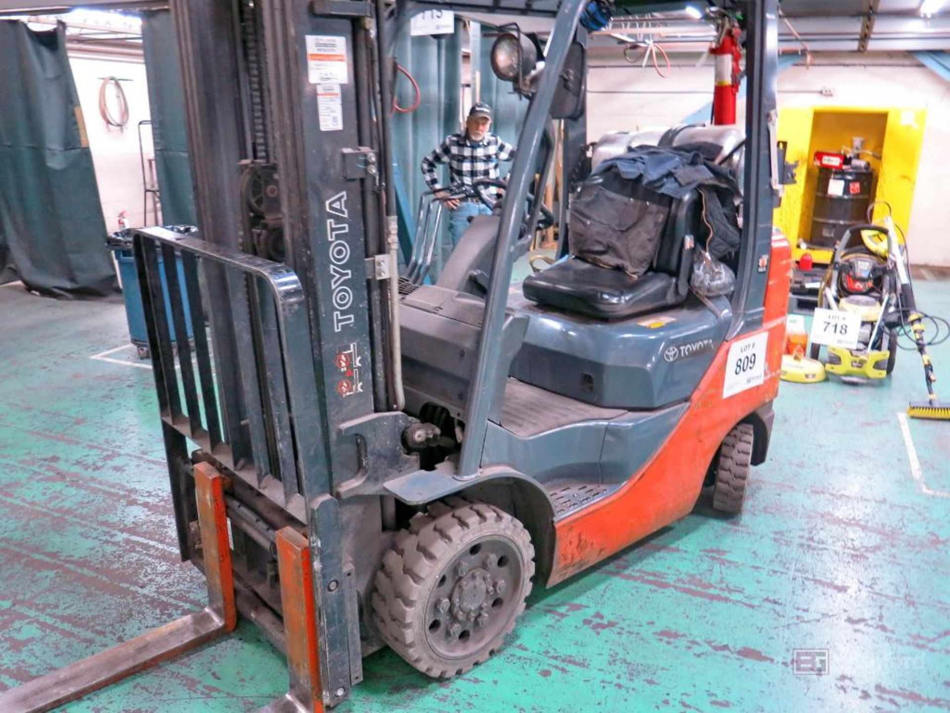 Toyota 5000-Lb Cap. Model 8FGCU25 Forklift - Image 3 of 5