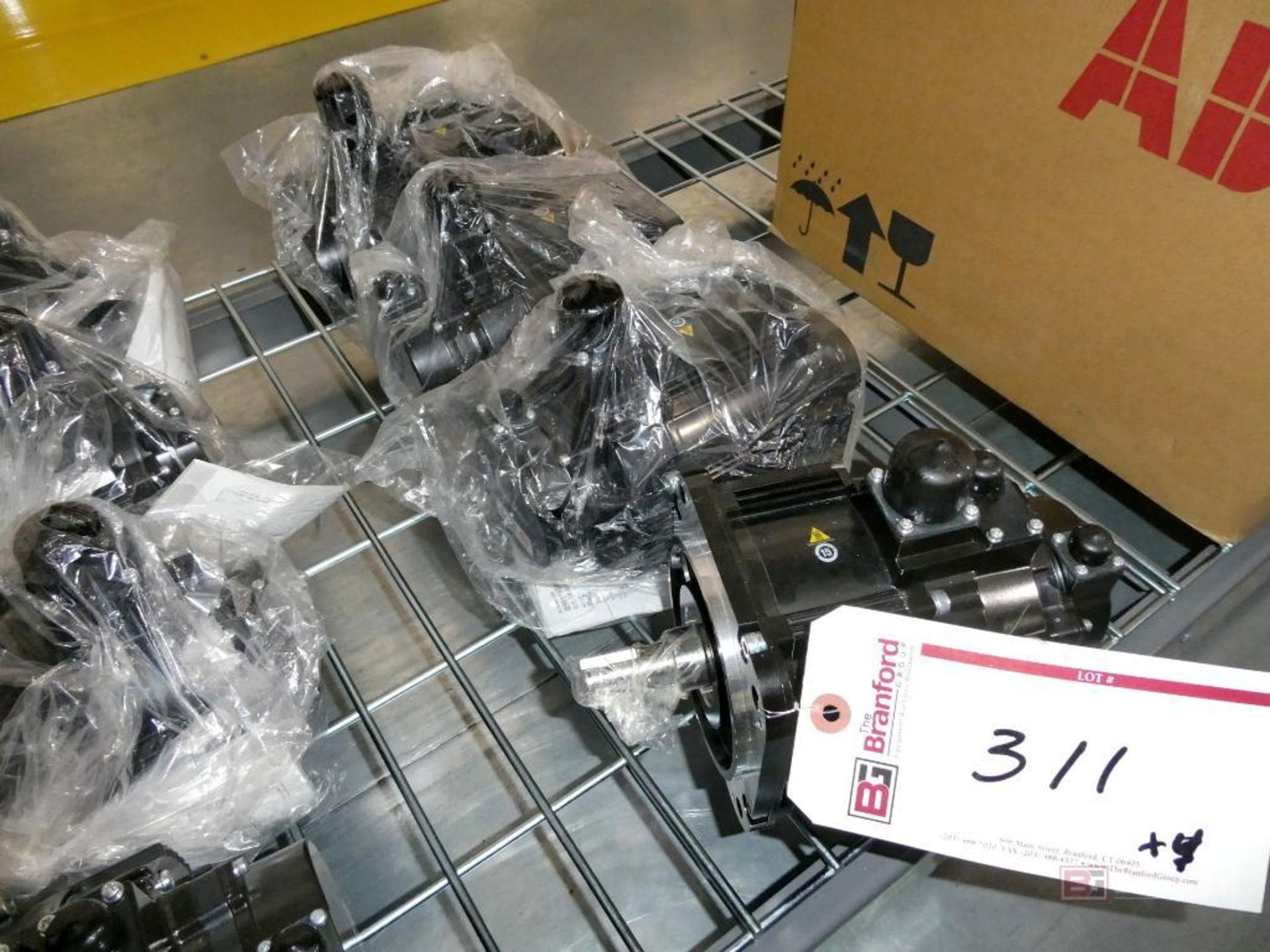 (4) Yaskawa Model SGM7G-09AFC6C, AC Servo Motors