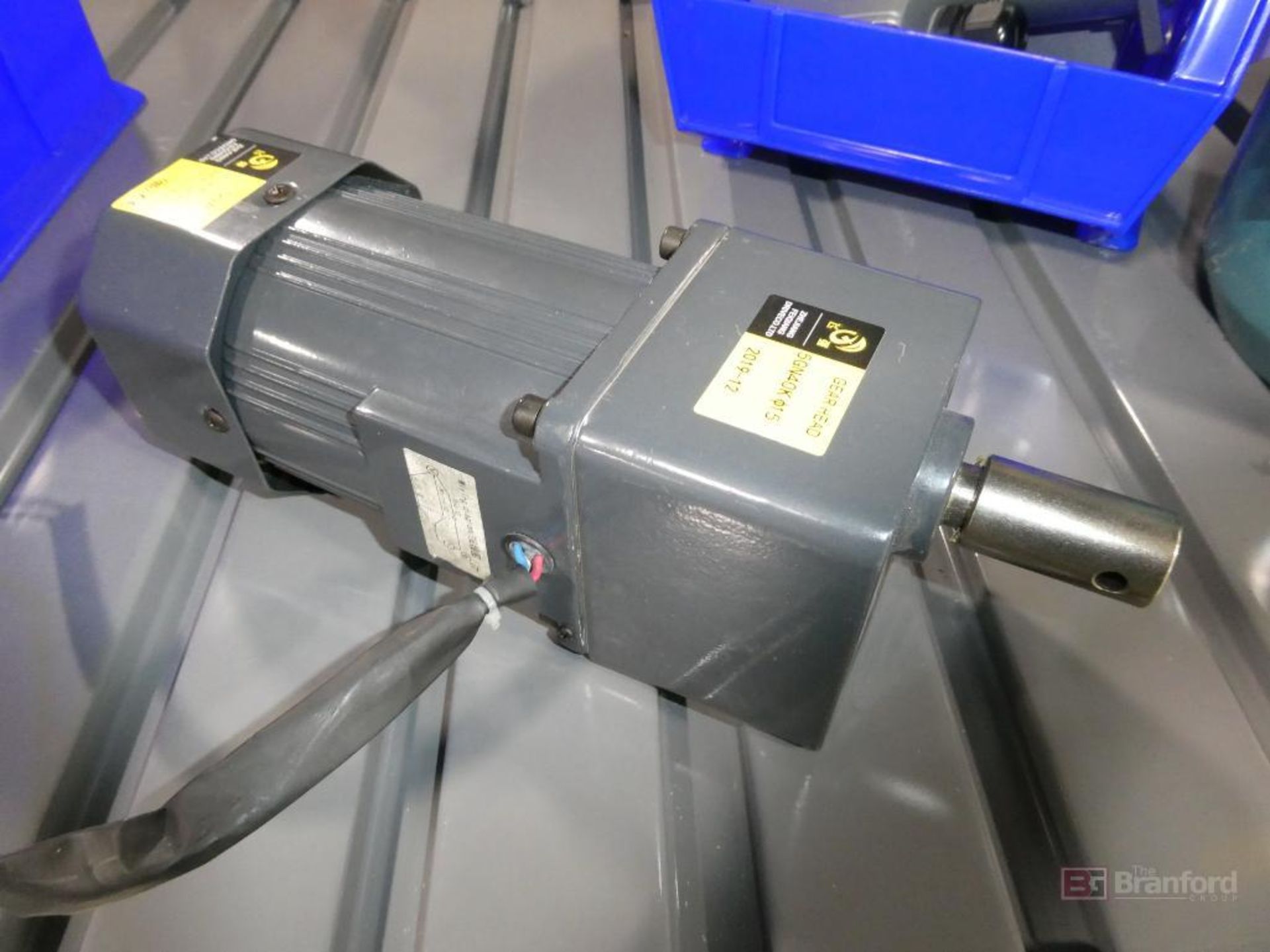 (1) Allen-Bradley PowerFlex 525, AC Drive; (1) Zhejiang Feiqiang Driveco 120W Gear Motor - Image 6 of 7