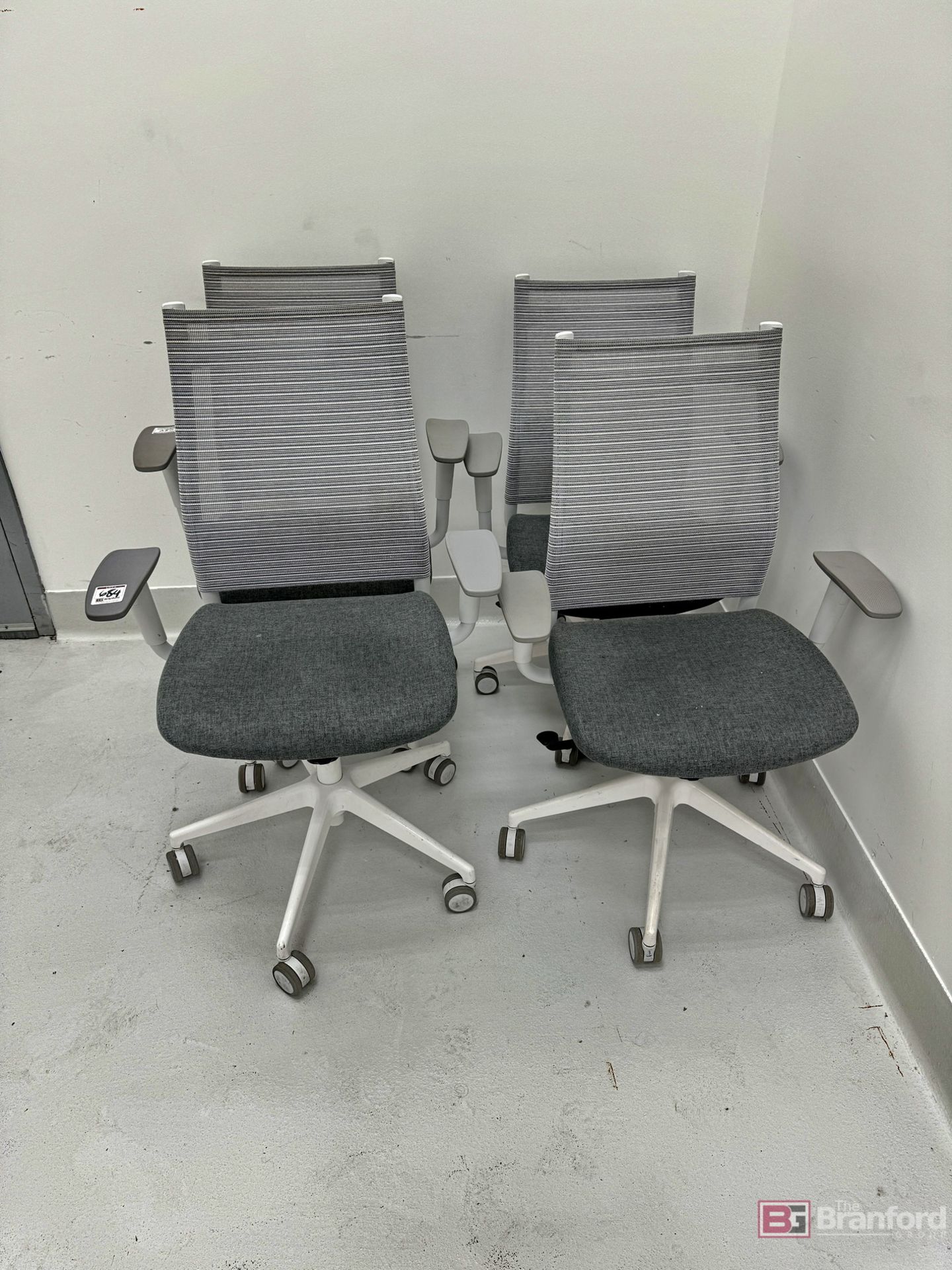(4) Swivel office chairs