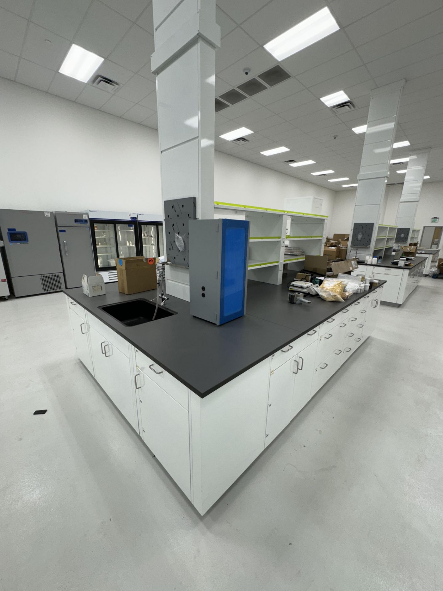 Lab Casework - Image 9 of 13