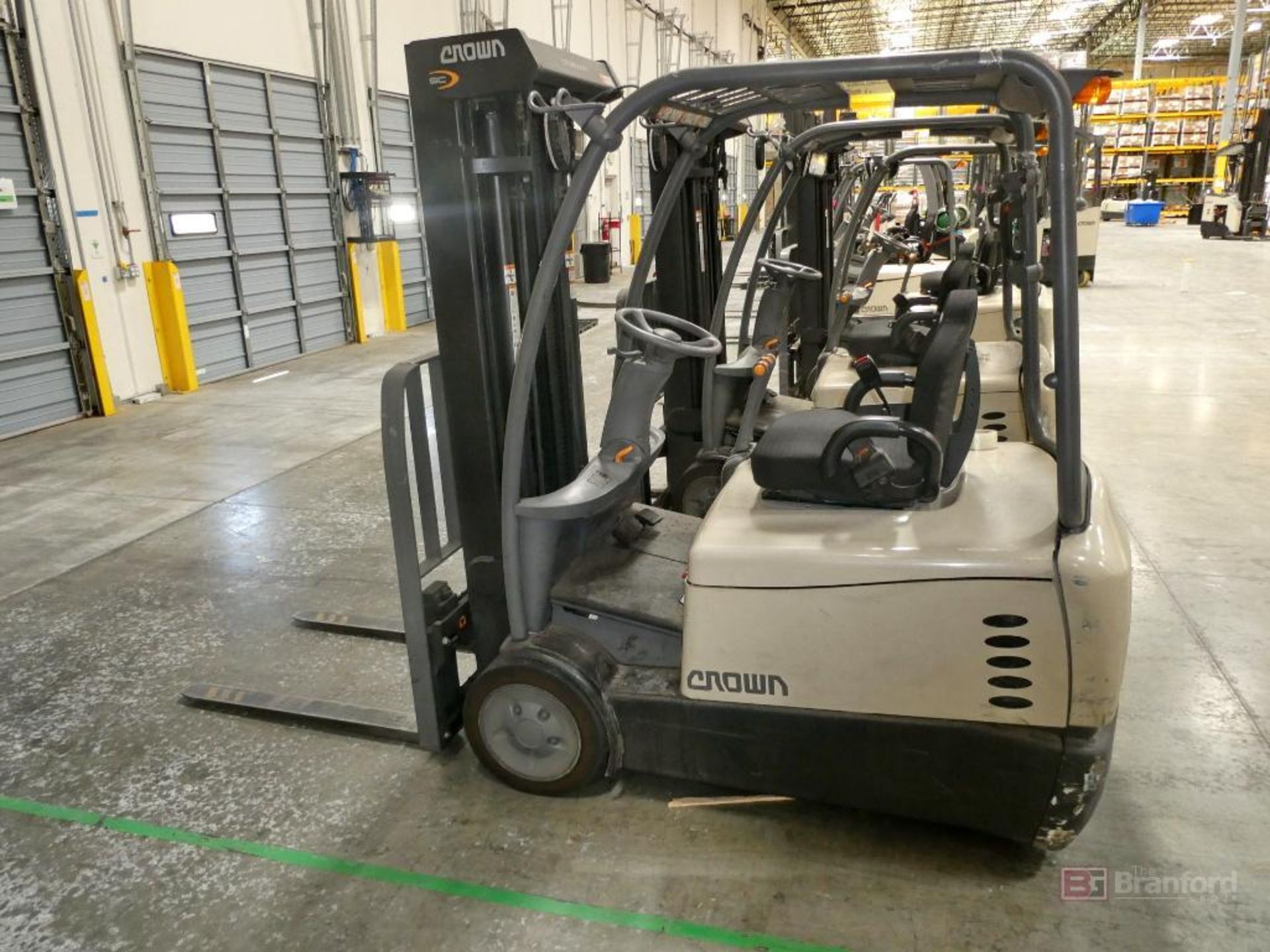 Crown Model SC5245-40, 3 Wheel Electric Fork Truck - Image 3 of 9