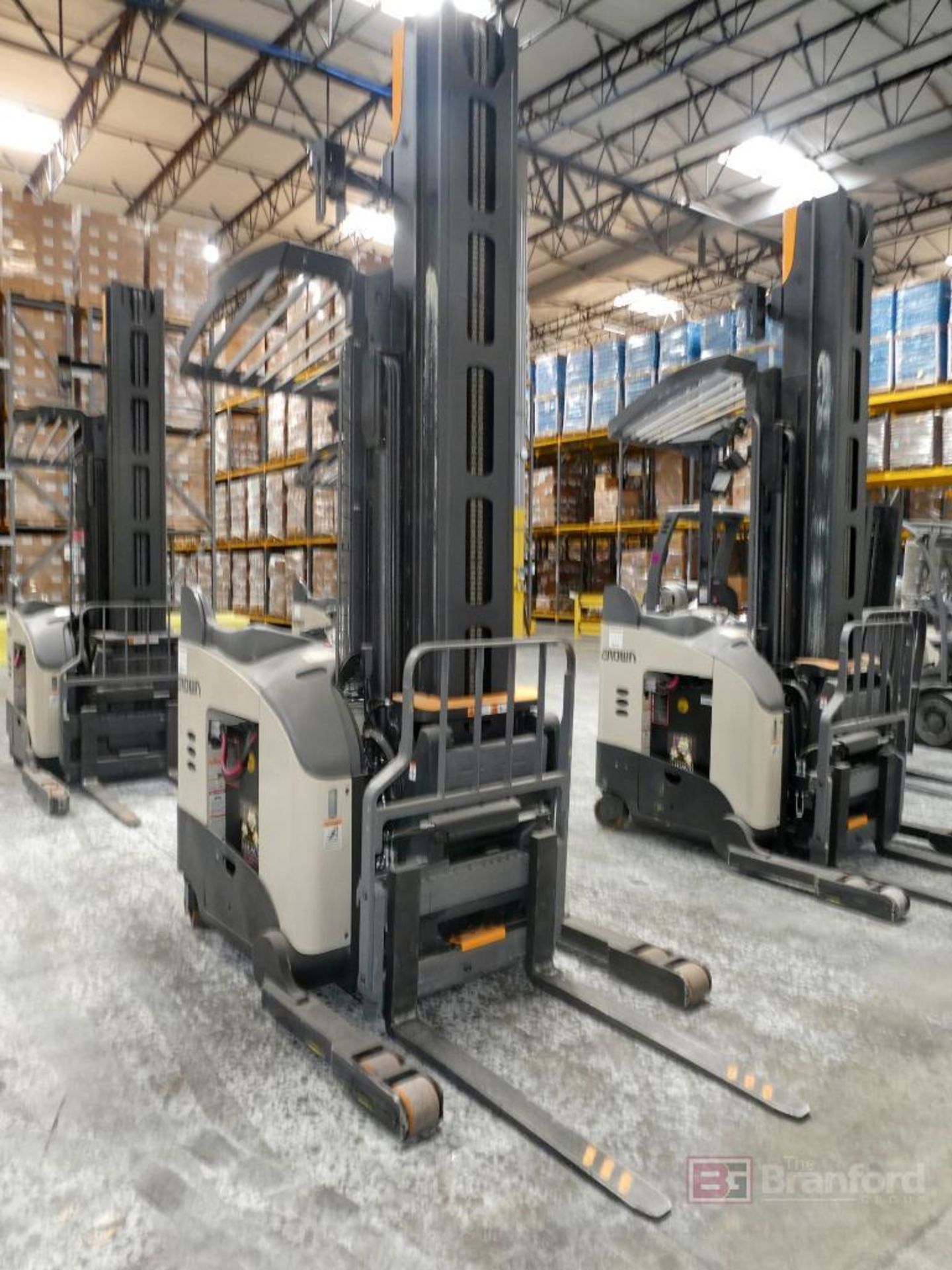 Crown Model RM6025-45, Electric Reach Forklift - Image 2 of 11