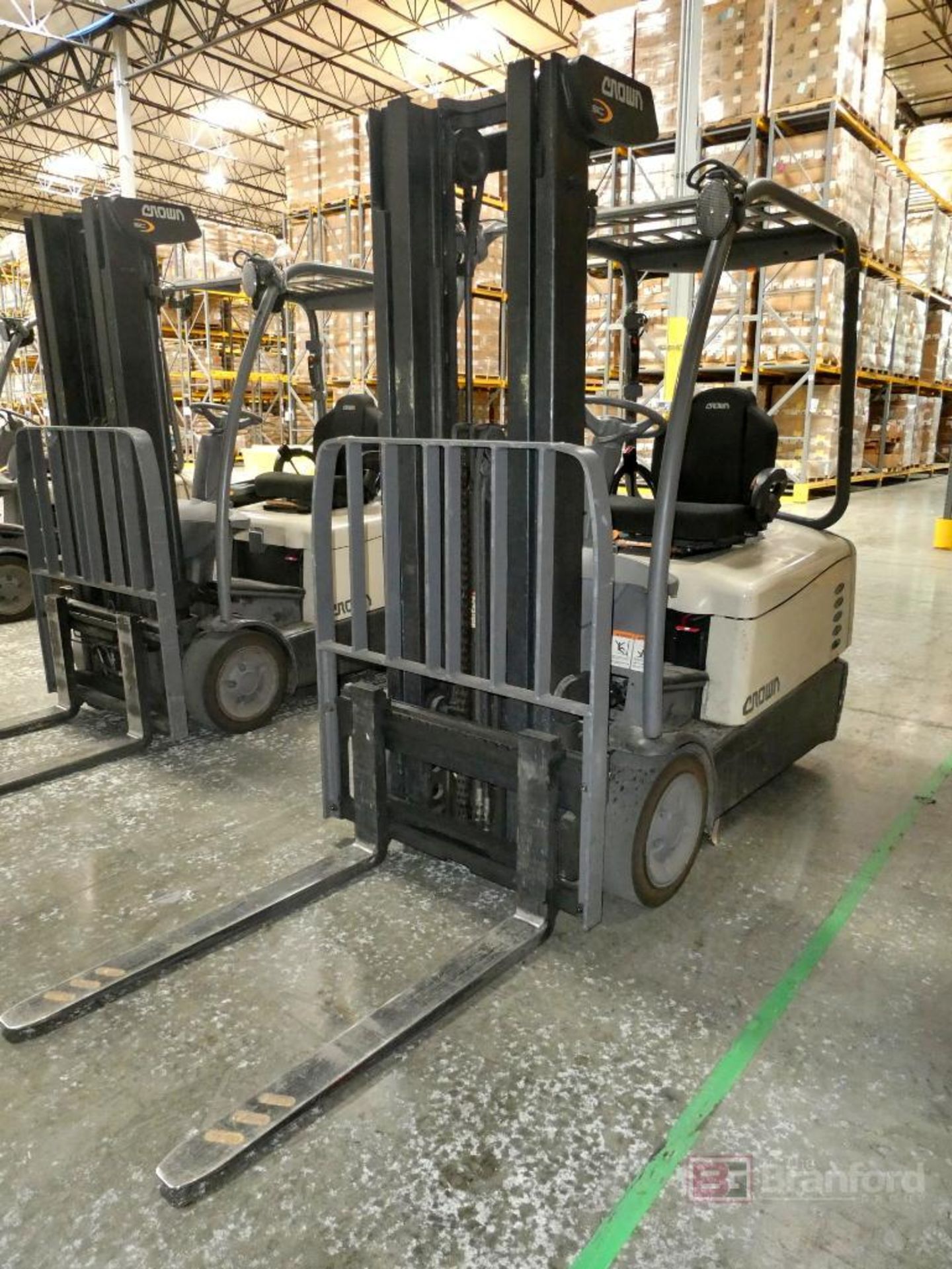 Crown Model SC5245-40, 3 Wheel Electric Fork Truck - Image 2 of 9