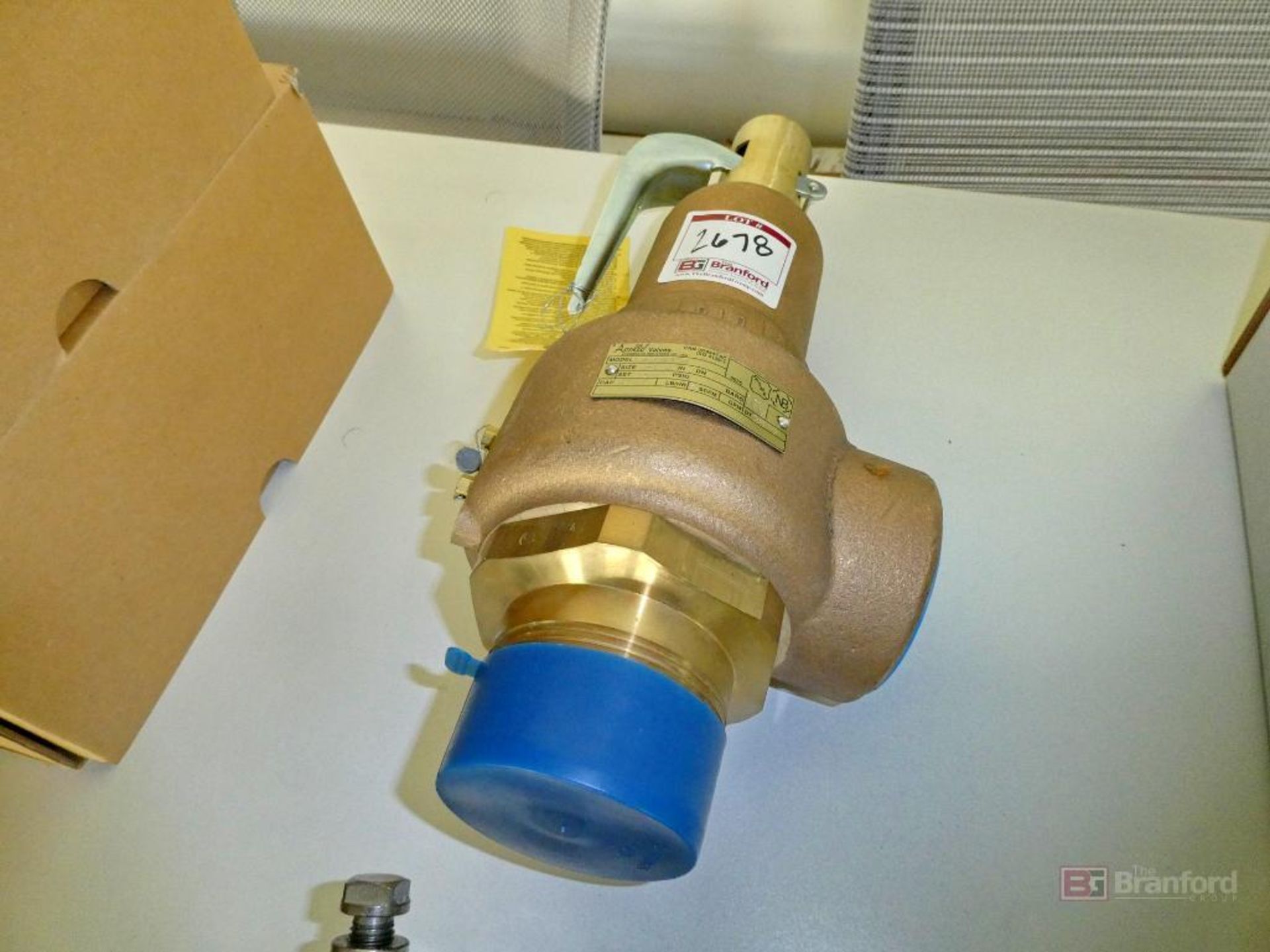 (2) Valves to Include: cf8 3687; MIK-PX400 - Image 2 of 3