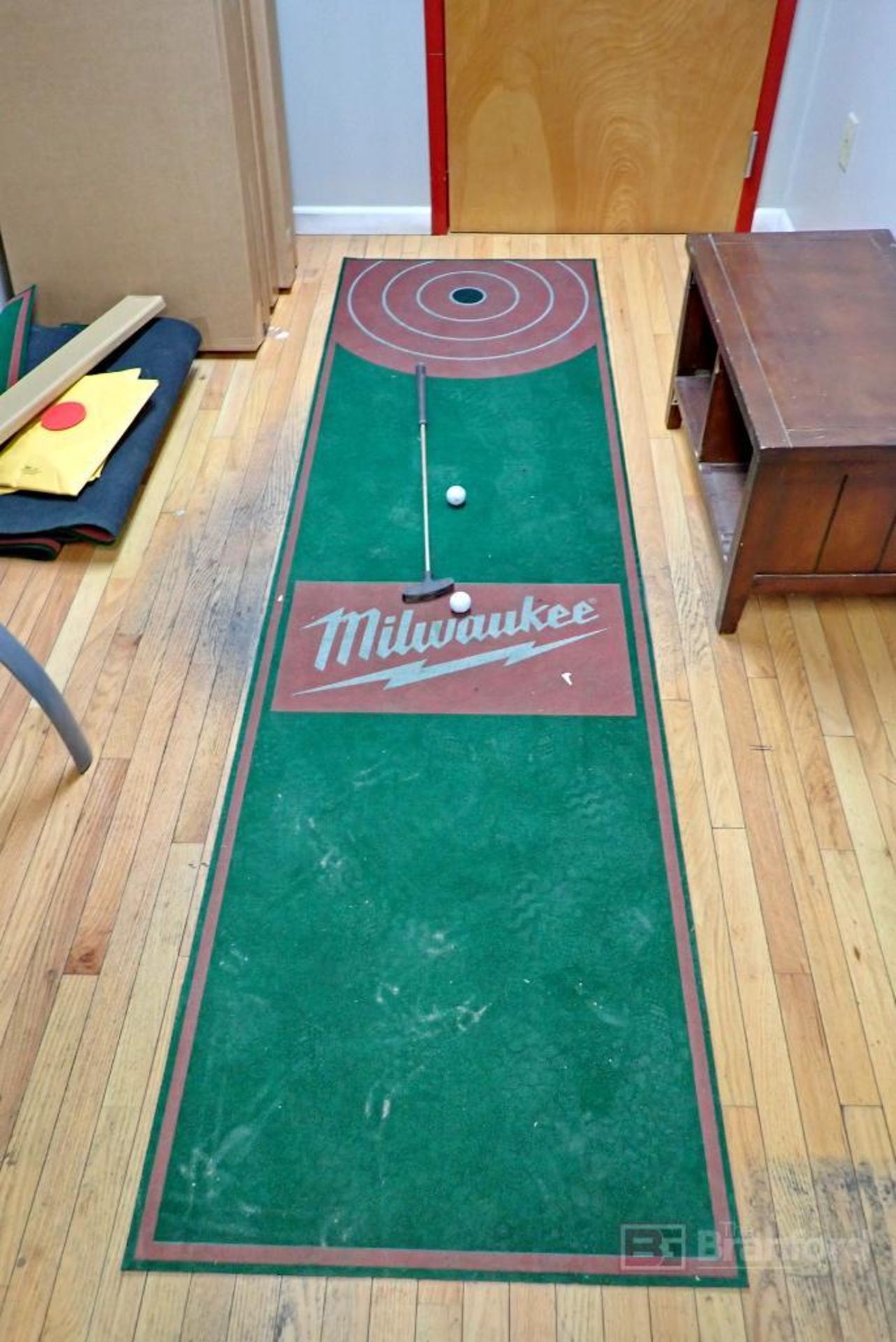 (5) Milwaukee Golf Practice Floor Mats