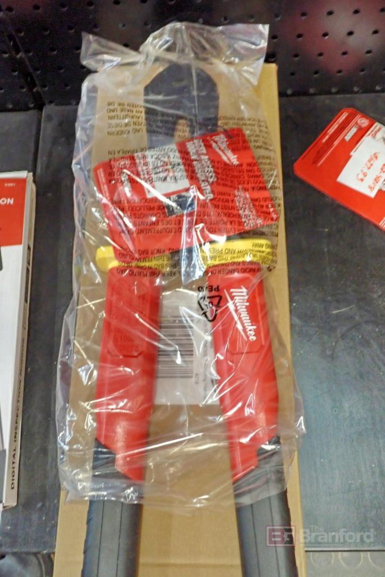 Milwaukee 48-22-4218 Fiberglass 18" Bolt Cutters