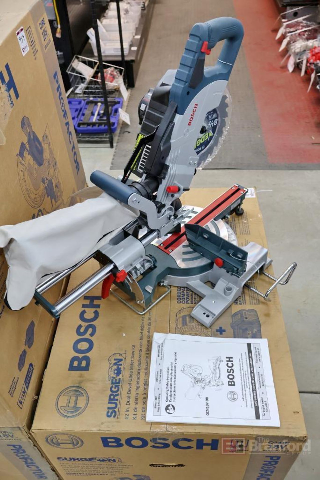 Bosch GCM18V-12GDCN14 ProFactor 12" Dual Bevel Glide Miter Saw Kit - Image 6 of 6