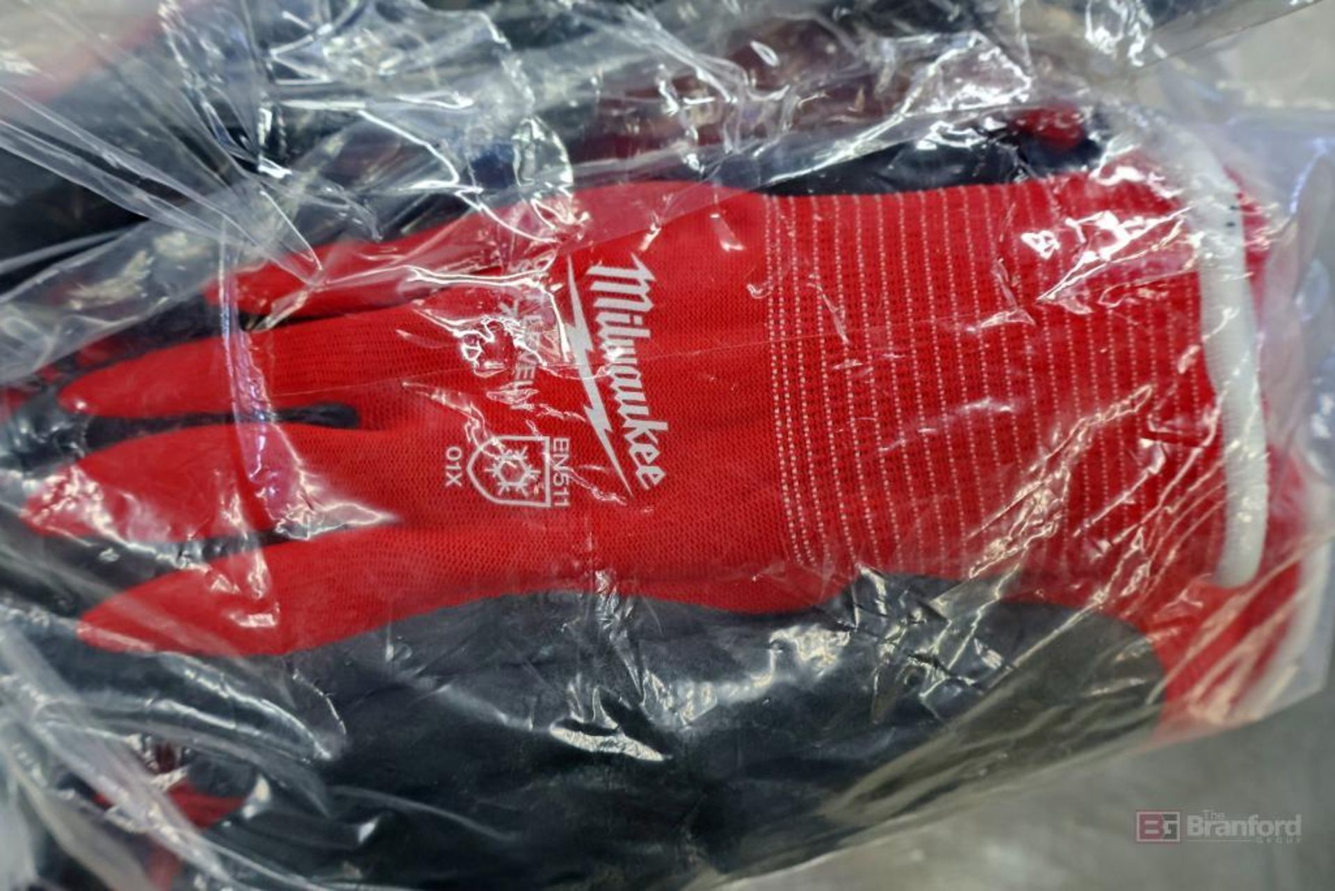Box Lot of Milwaukee 48-22-8931B Cut Level 3 Nitrile Medium Gloves - Image 3 of 4