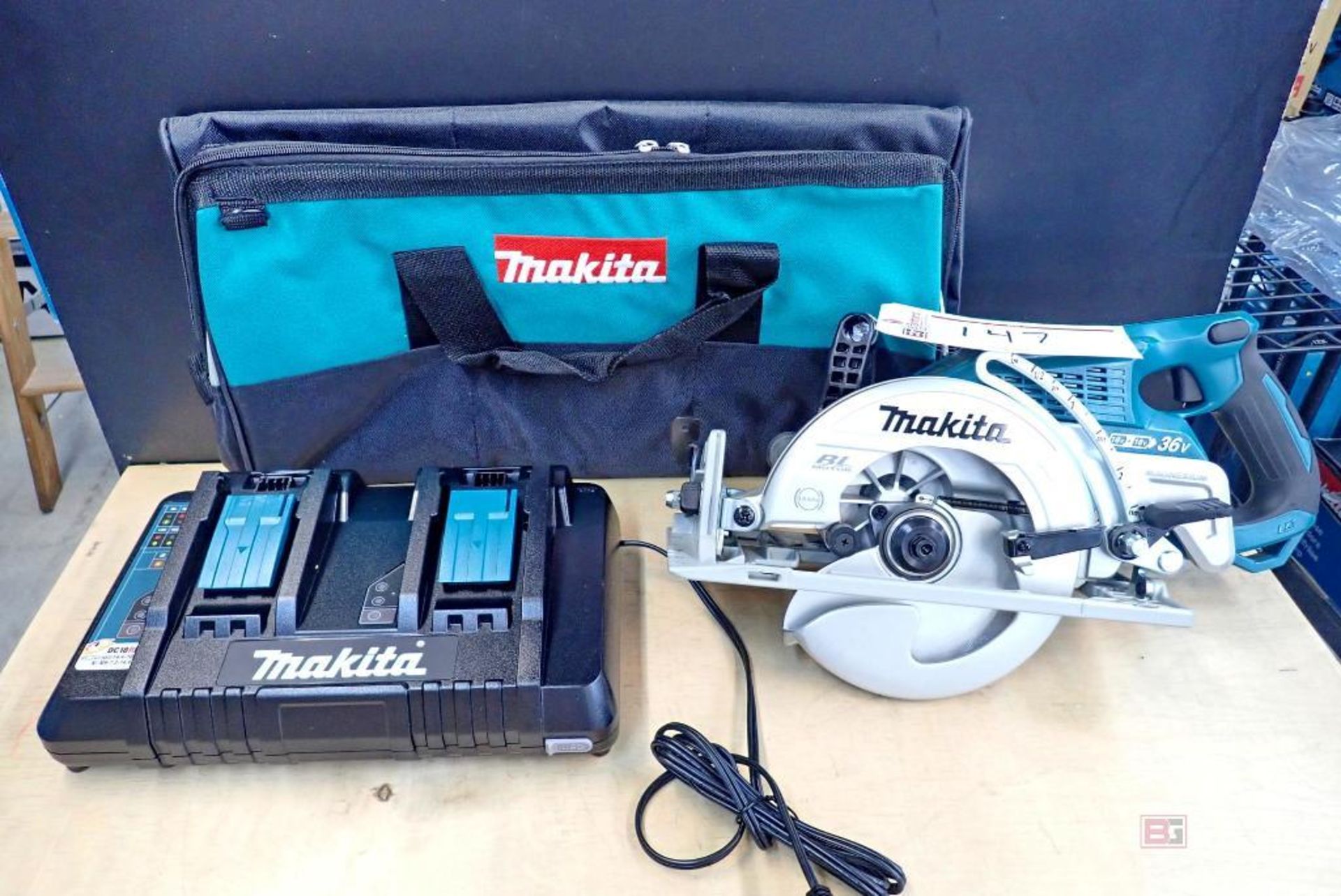 Makita XSR01 18V X2 LXT Lithium-Ion Brushless Cordless Rear Handle 7-1/4" Circular