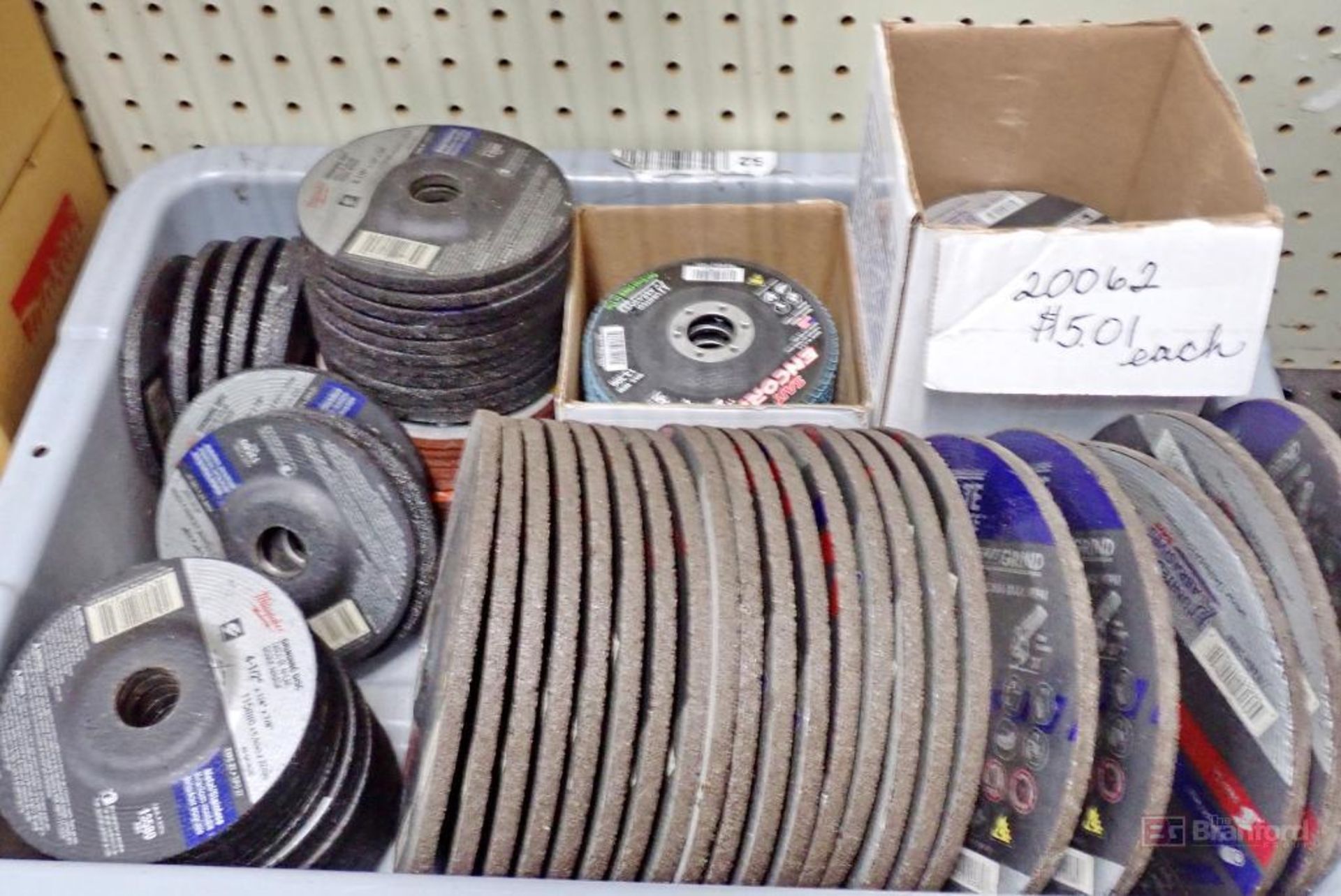 Box Lot of Sait & Milwaukee Grinding & Cutting Wheels