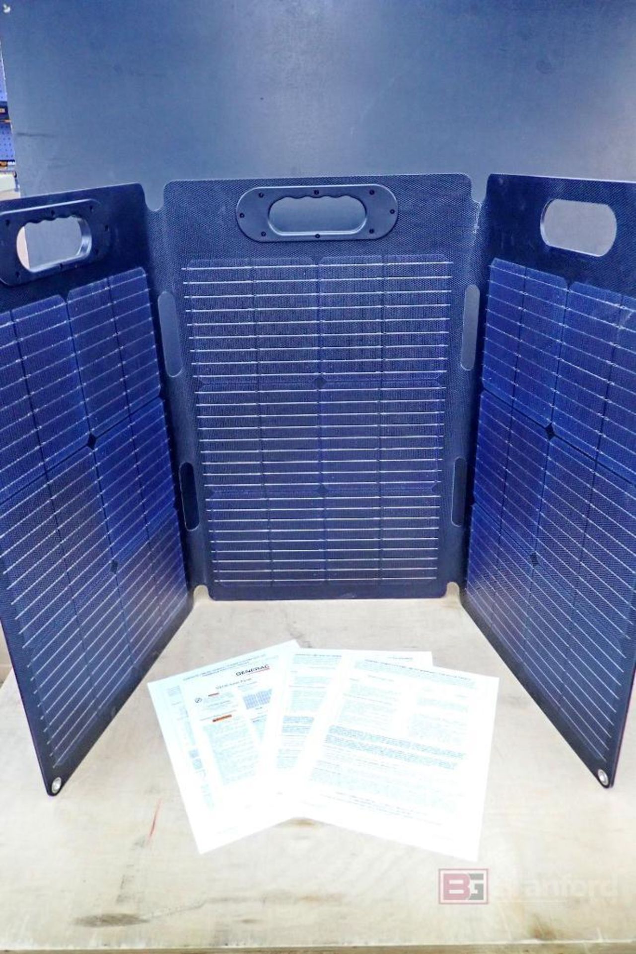 GENERAC GS100 - 100W Solar Panel Accessory, Foldable