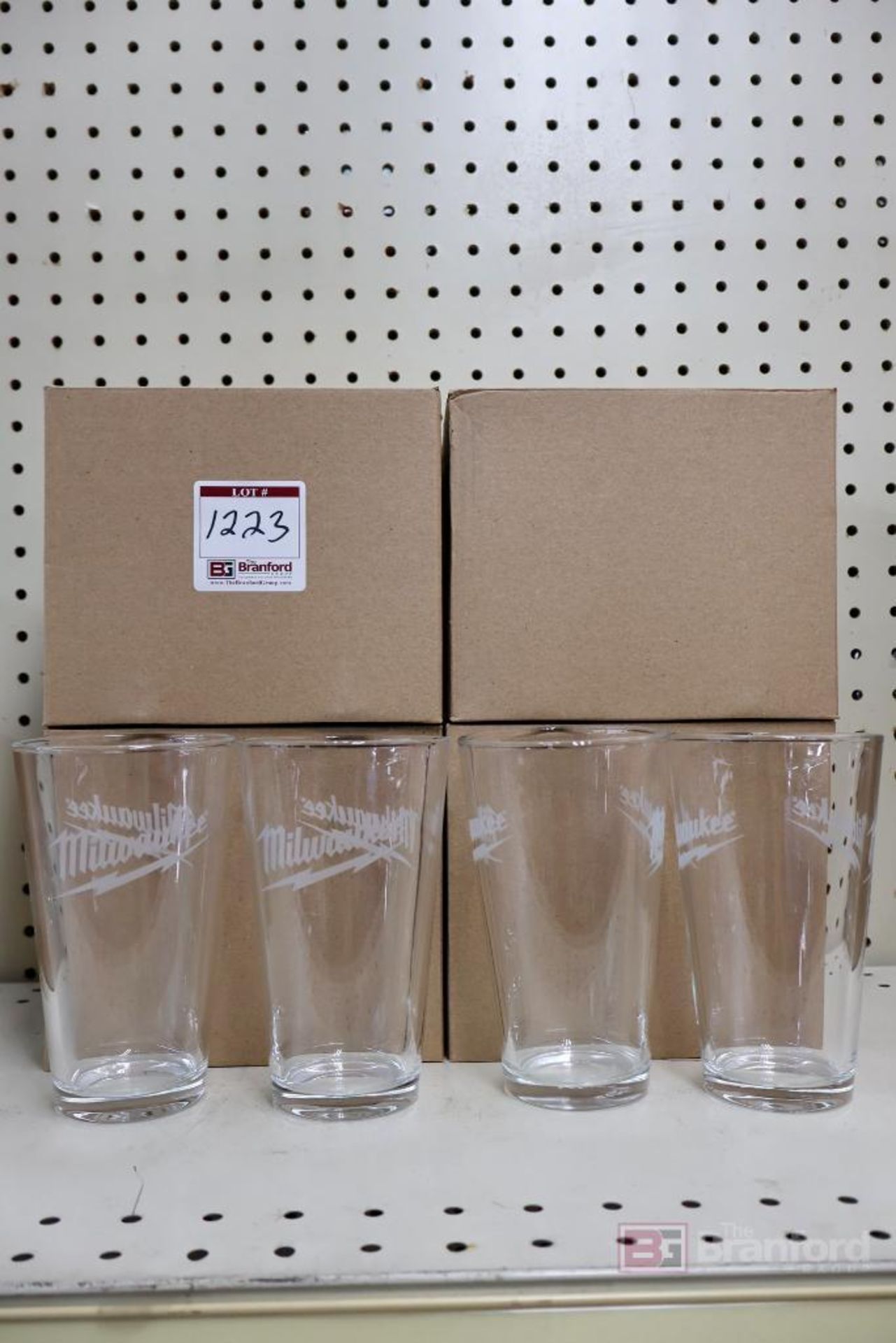 (16) Milwaukee Pint Glasses