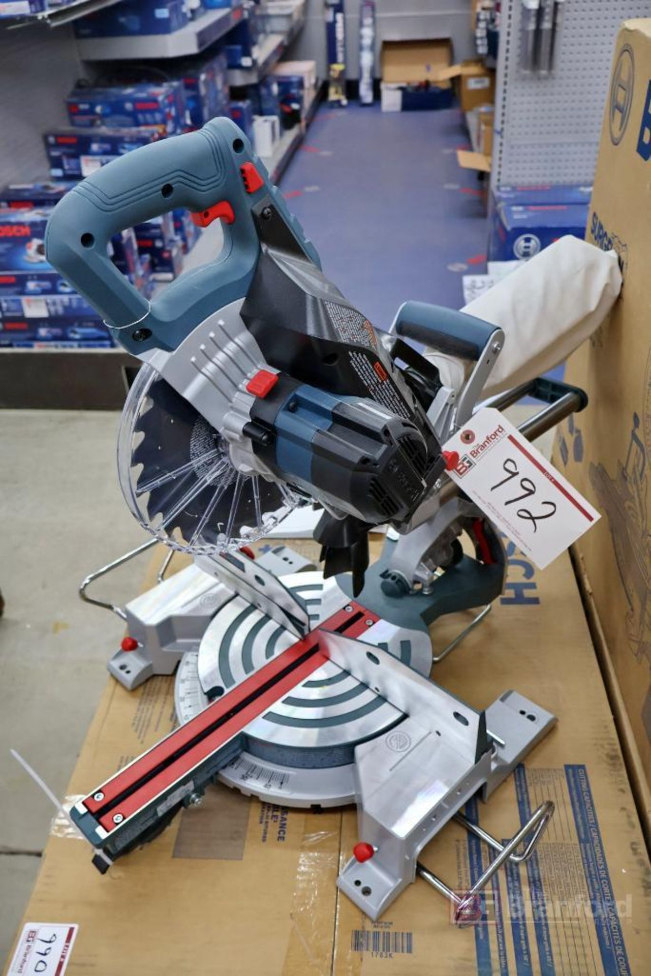 Bosch GCM18V-12GDCN14 ProFactor 12" Dual Bevel Glide Miter Saw Kit - Image 4 of 6