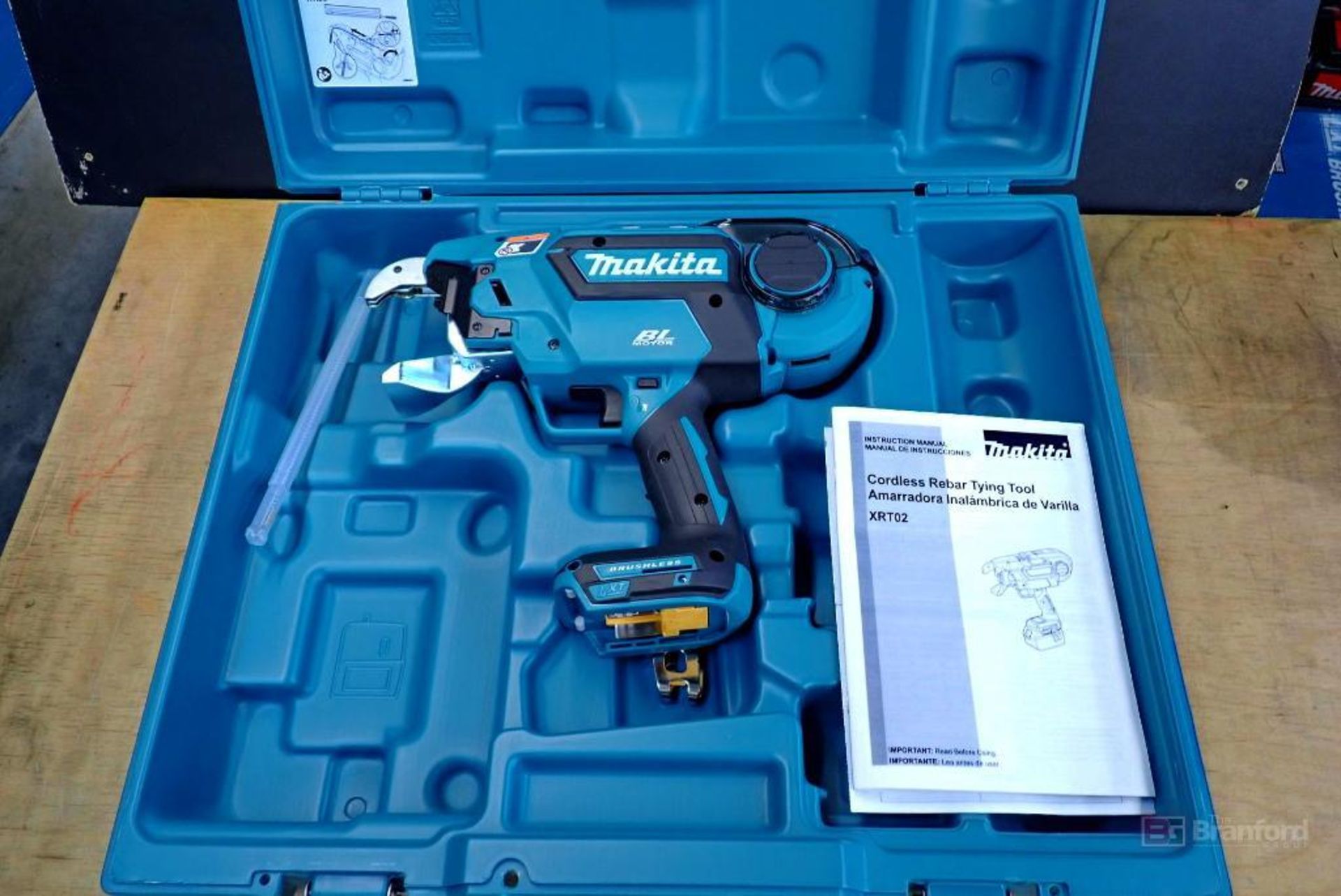 Makita XRT02ZK Cordless Rebar Tying Tool