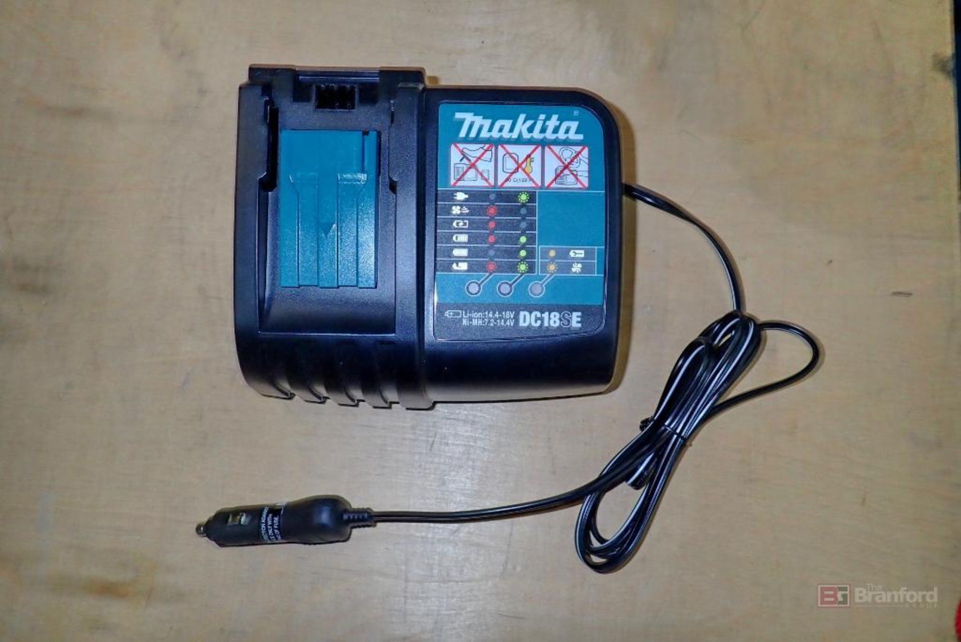 (3) Makita DC18SE 18V Lithium-Ion Automotive Charger