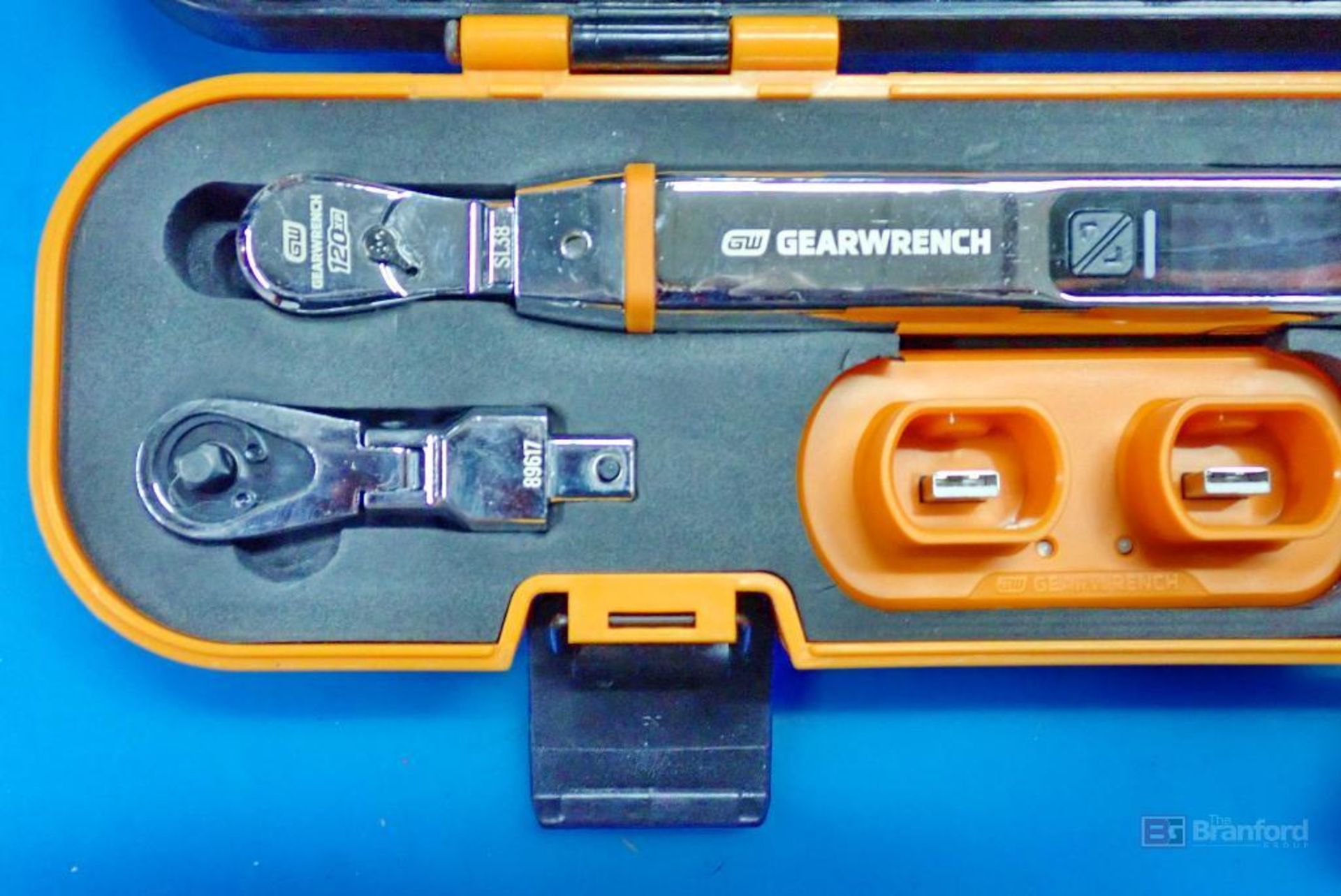 (2) GearWrench 85243 & 85244 Digital Torque Wrenches w/ Accessories - Bild 3 aus 4