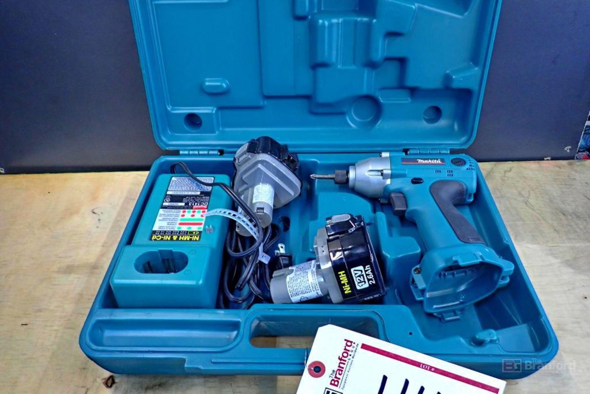 Makita 6916D Cordless Driller / Driver w/ DC1413 Charger