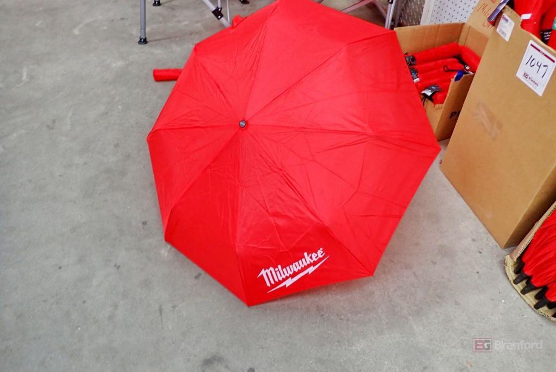 Box Lot of ShedRain / Milwaukee Compact Umbrella's - Image 4 of 4